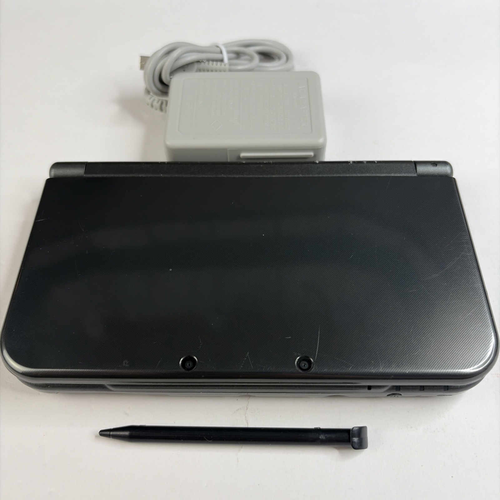 New Nintendo 3DS XL Gray Black Console W Charger Stylus Bottom IPS US Version