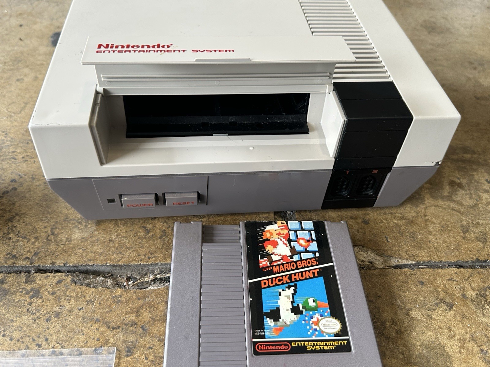 Nintendo NES Console Bundle With Manual Control Deck Super Mario Bros Duck Hunt