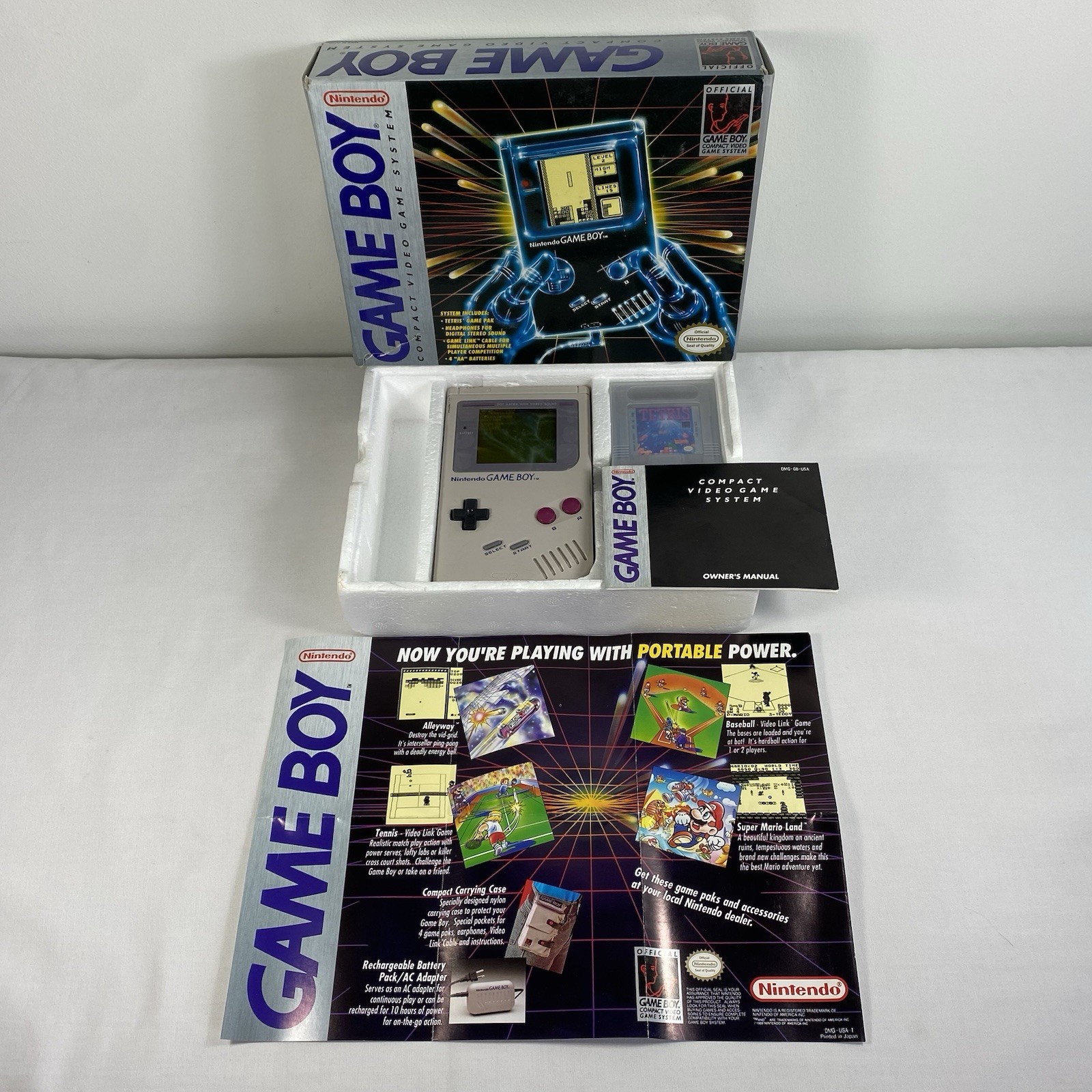 Original Nintendo Game Boy Console System Near Complete w/ Box Manual Tetris