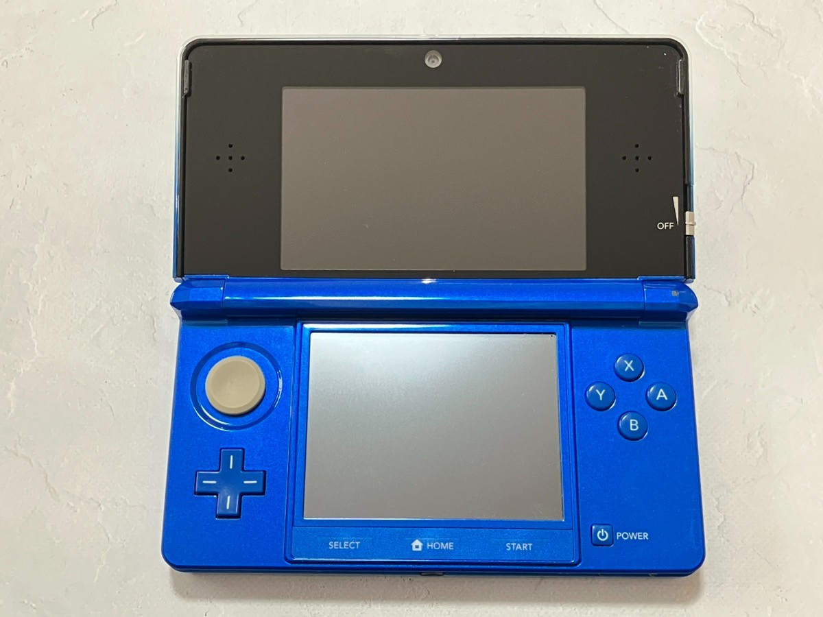 Nintendo 3DS Select Color Console region free / Charger SD card from US
