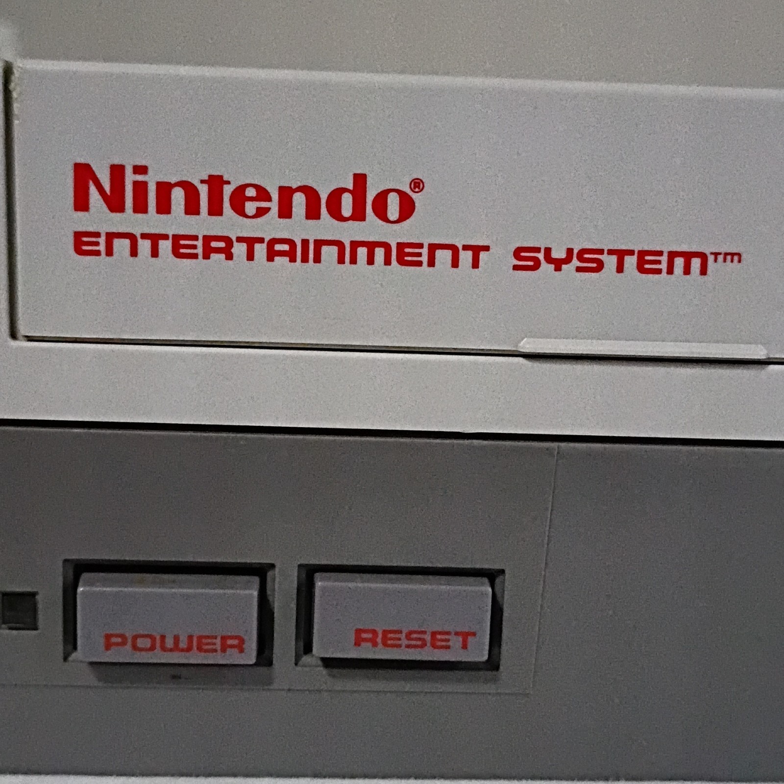 Nintendo NES-001 Entertainment System Console Bundle 2 Controllers Zapper Games