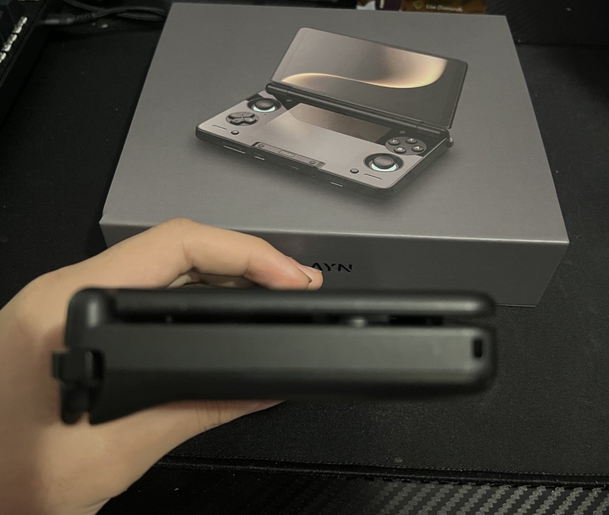 AYN Thor Android Handheld Gaming Console Max 16+ 1TB 1080p Wi-Fi USB-C Black