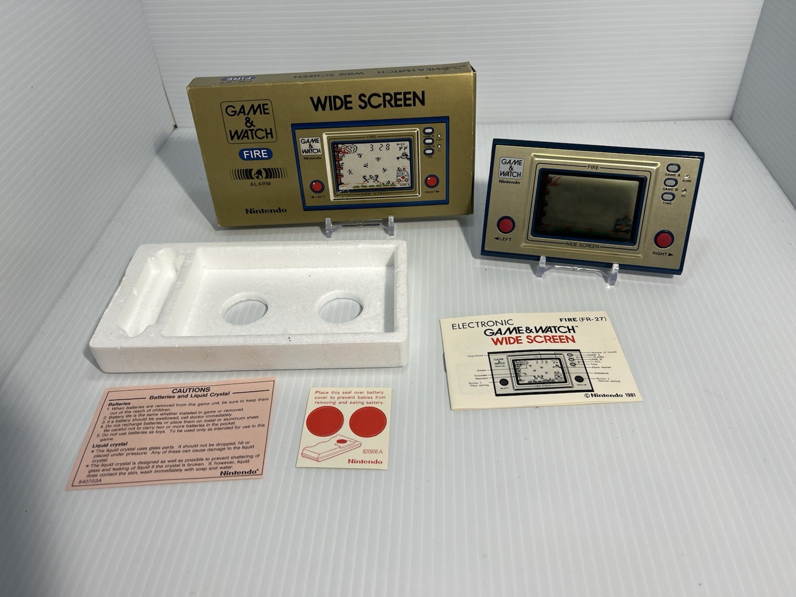 vintage nintendo Game And Watch Gold Wide Screen Fire Fr-27 Cib