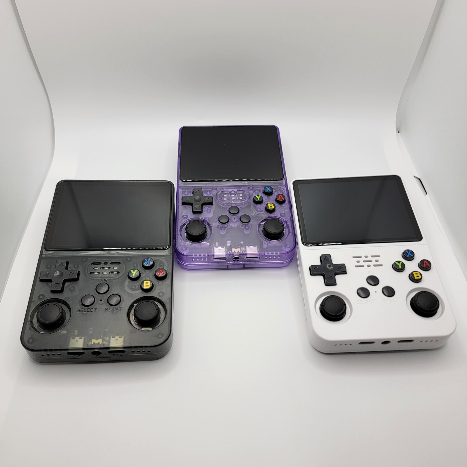 R36S Retro Handheld Video Game Console Linux System 3.5 Inch IPS Screen R35s Pro