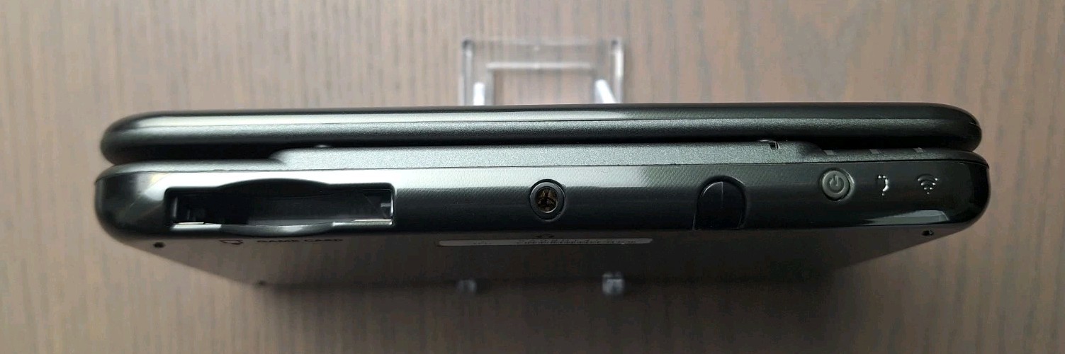 New Nintendo 3DS XL Metallic Black | Charger 32GB SD Card | REGION FREE TOP IPS