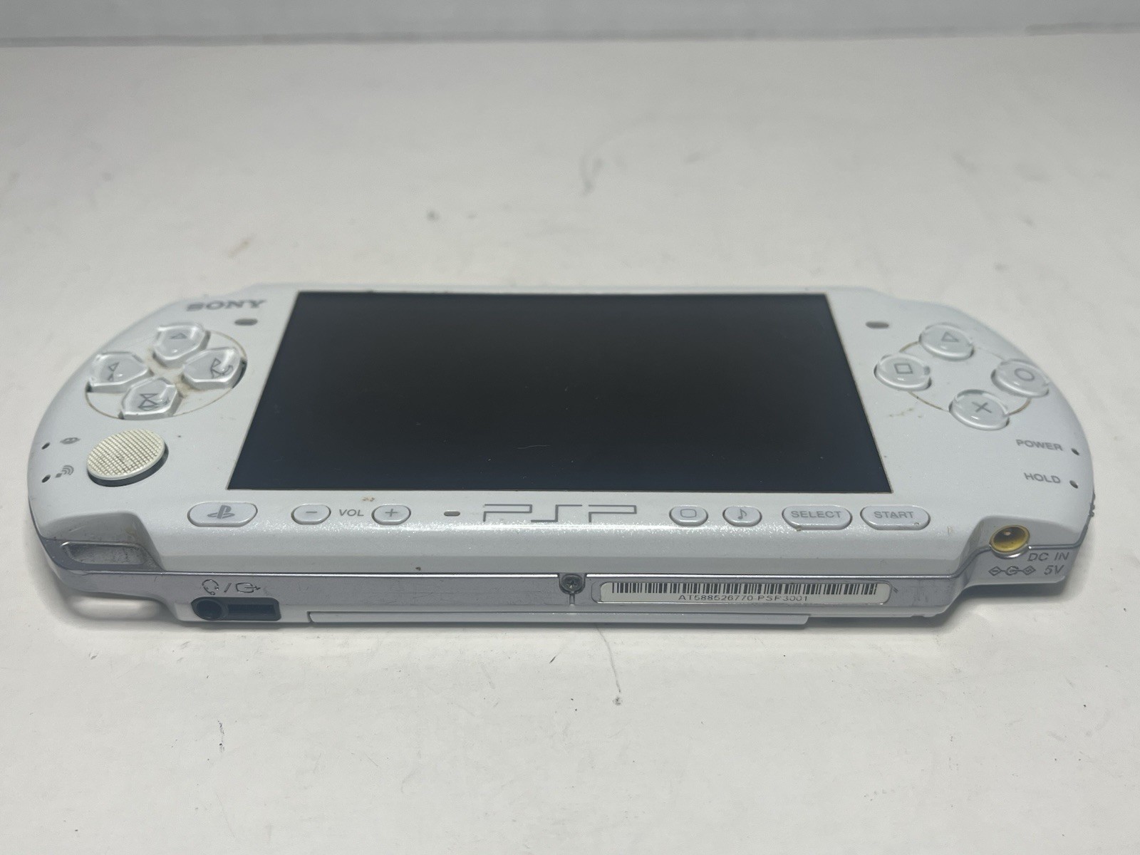Sony PSP 3001 White Handheld System For Parts/Repair – Not Working