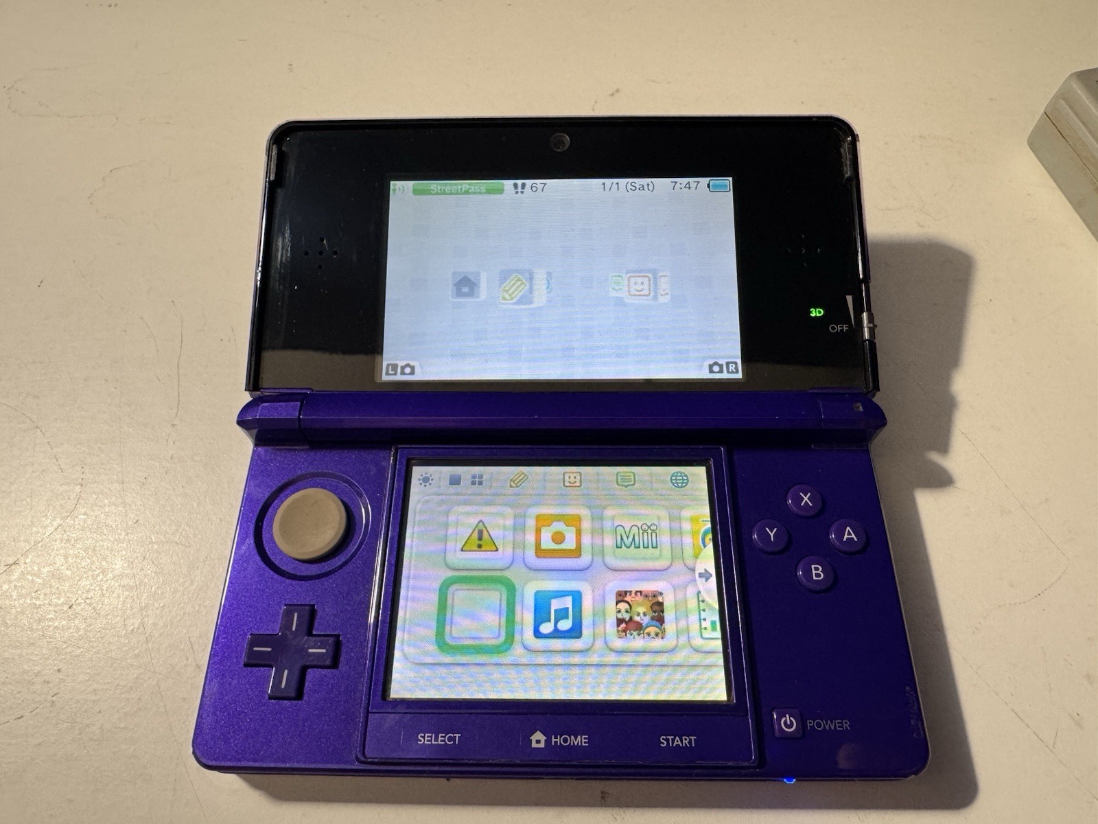 READ Nintendo 3DS Midnight Purple Handheld Game System- Works, No Stylus READ