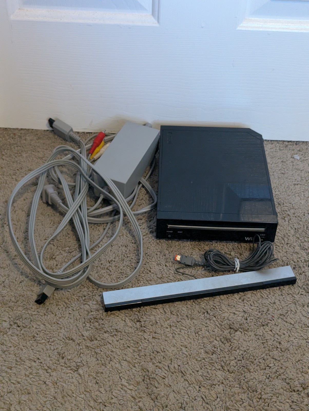Nintendo Wii Console RVL-101 512MB Black with Cords and Sensor -NO REMOTE/GAMES