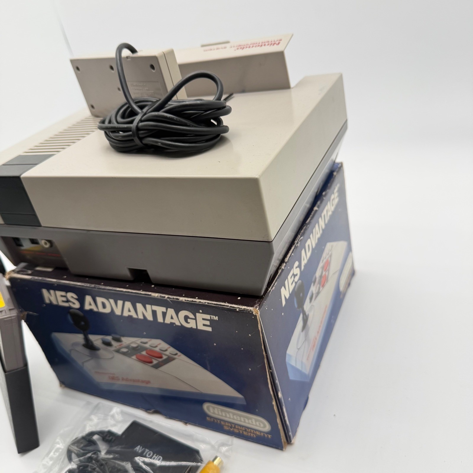 Nintendo Entertainment System NES Console Bundle Super Mario Bros W/ Av adapter