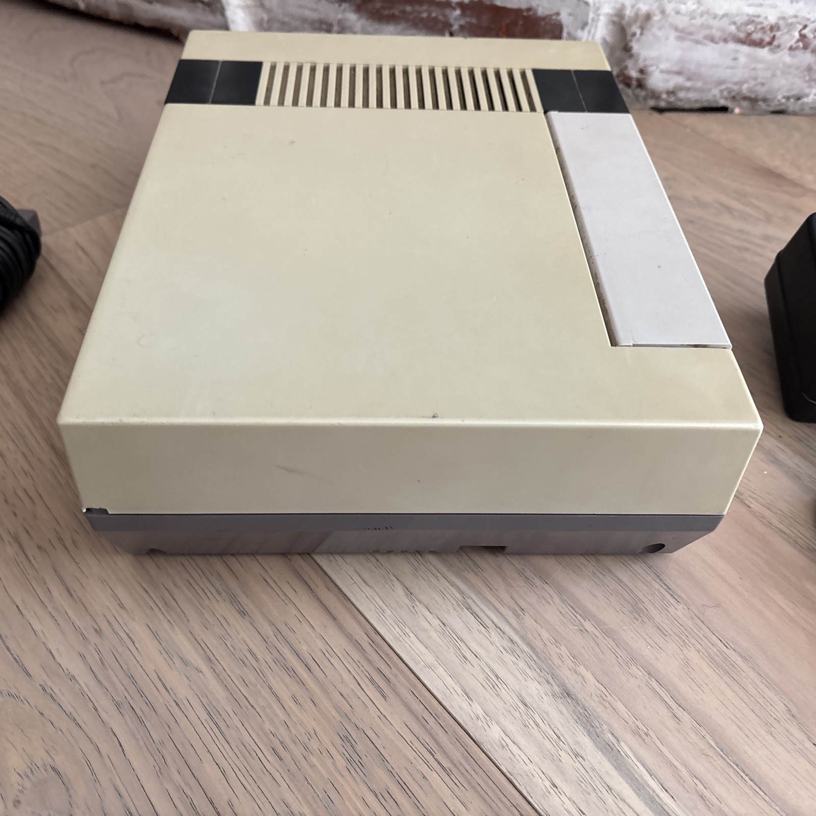 NINTENDO NES Original Console w/ 2 Games, 1 OEM Controller, Cords, WORKS