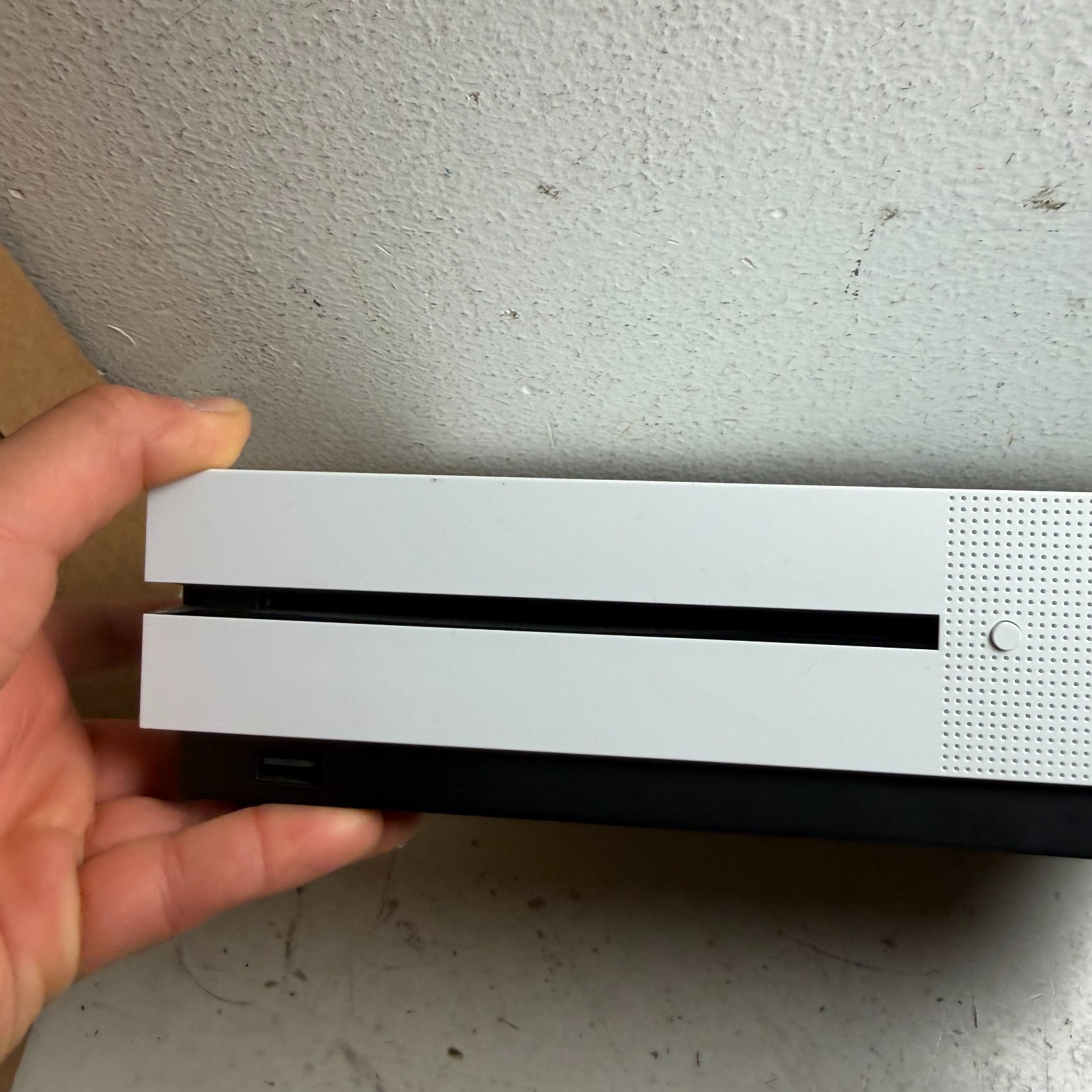 Microsoft Xbox One S 1681 500GB White Slim Edition 4K (UHD) Game Console ONLY