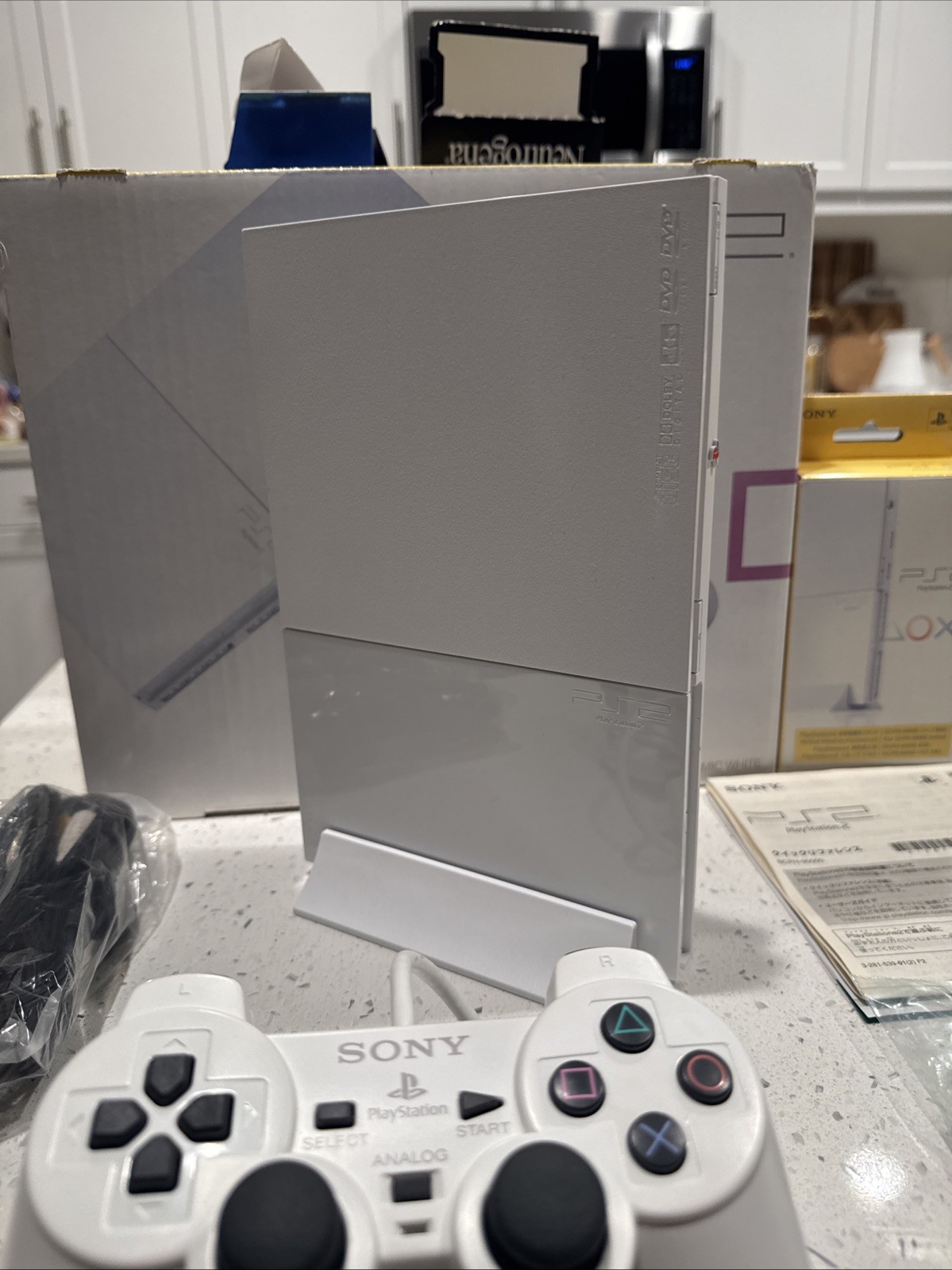 Sony PlayStation 2 PS2 Slim Ceramic White SCPH-90000 CW Box W/ Vertical Stand