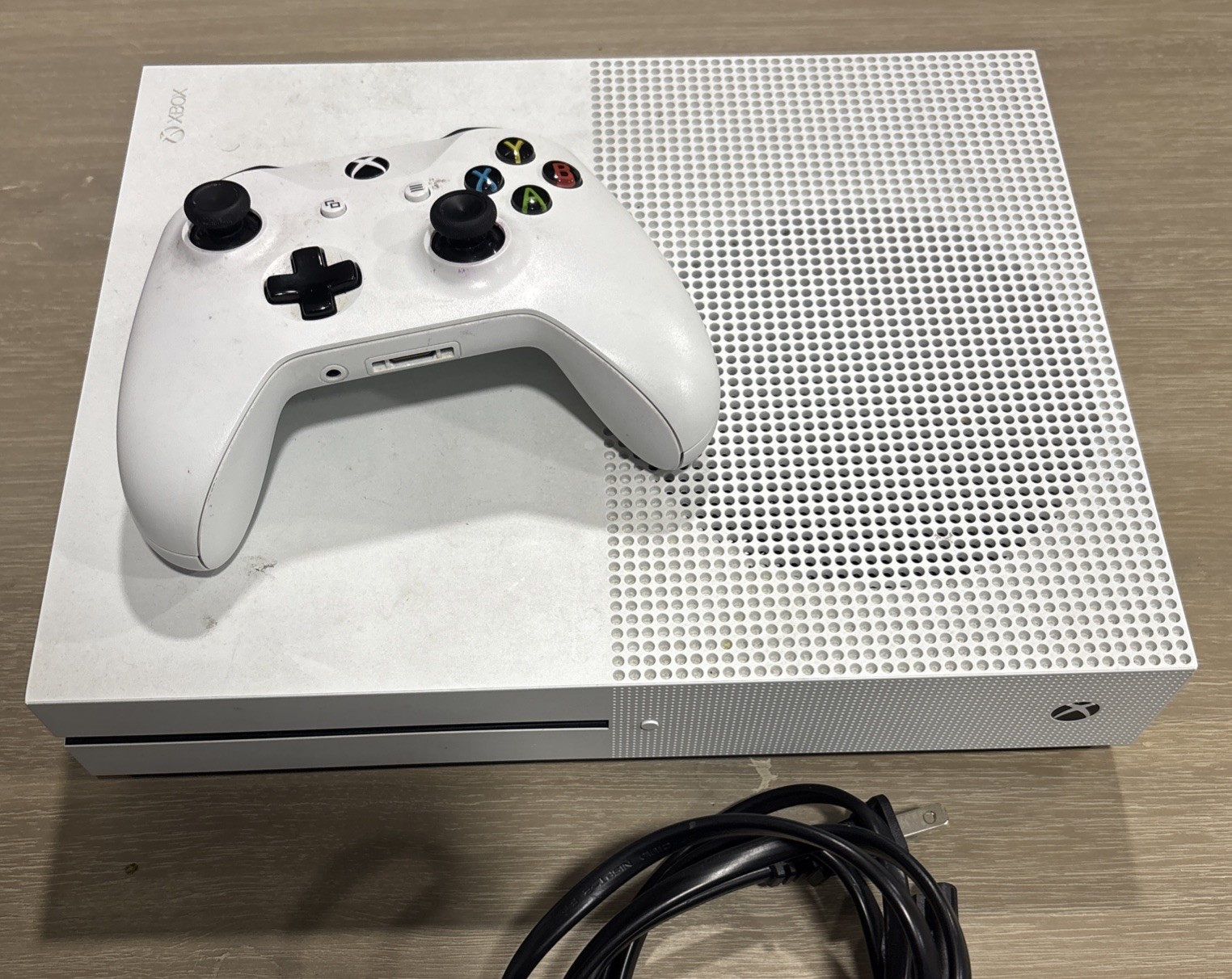 Xbox One S – Power Cord & Controller – No Power