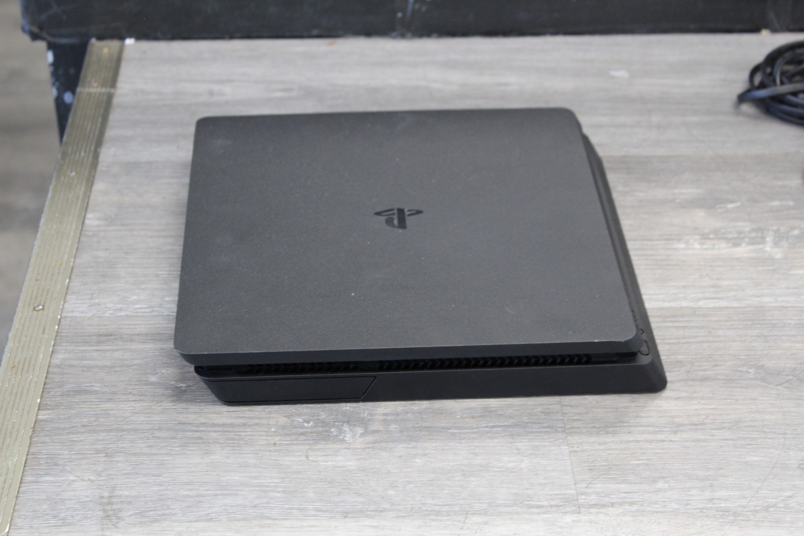 Sony PlayStation 4 Slim 1TB Console – Jet Black CUH-2215B w/Blue/Red Controller