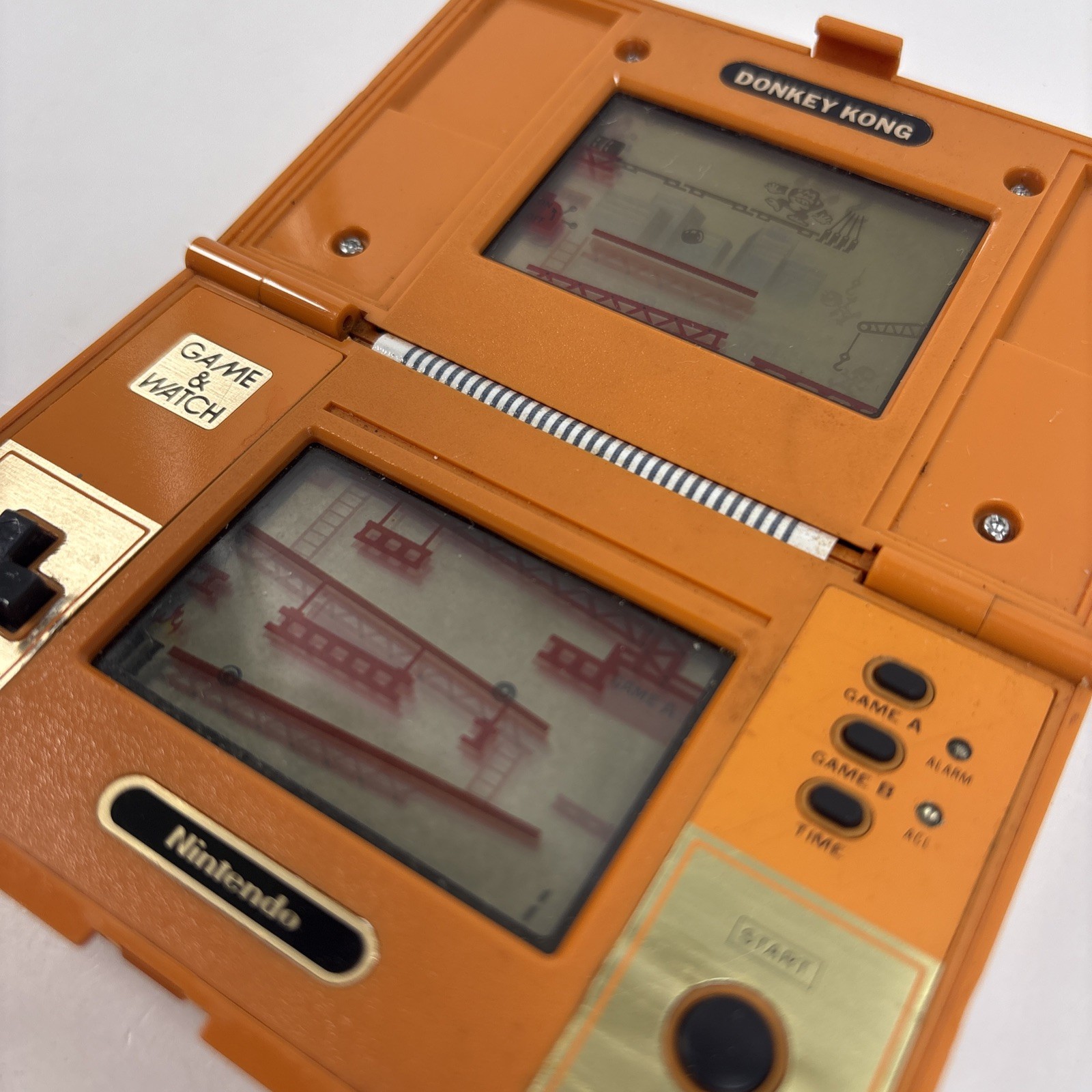 NINTENDO Donkey Kong Game and Watch in OK Condition (DK-52) 1982