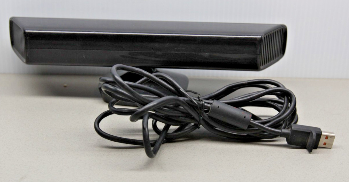 Xbox 360 Slim Gaming Console 1439 Matte Black w/ Controller & Kinect *No HDD