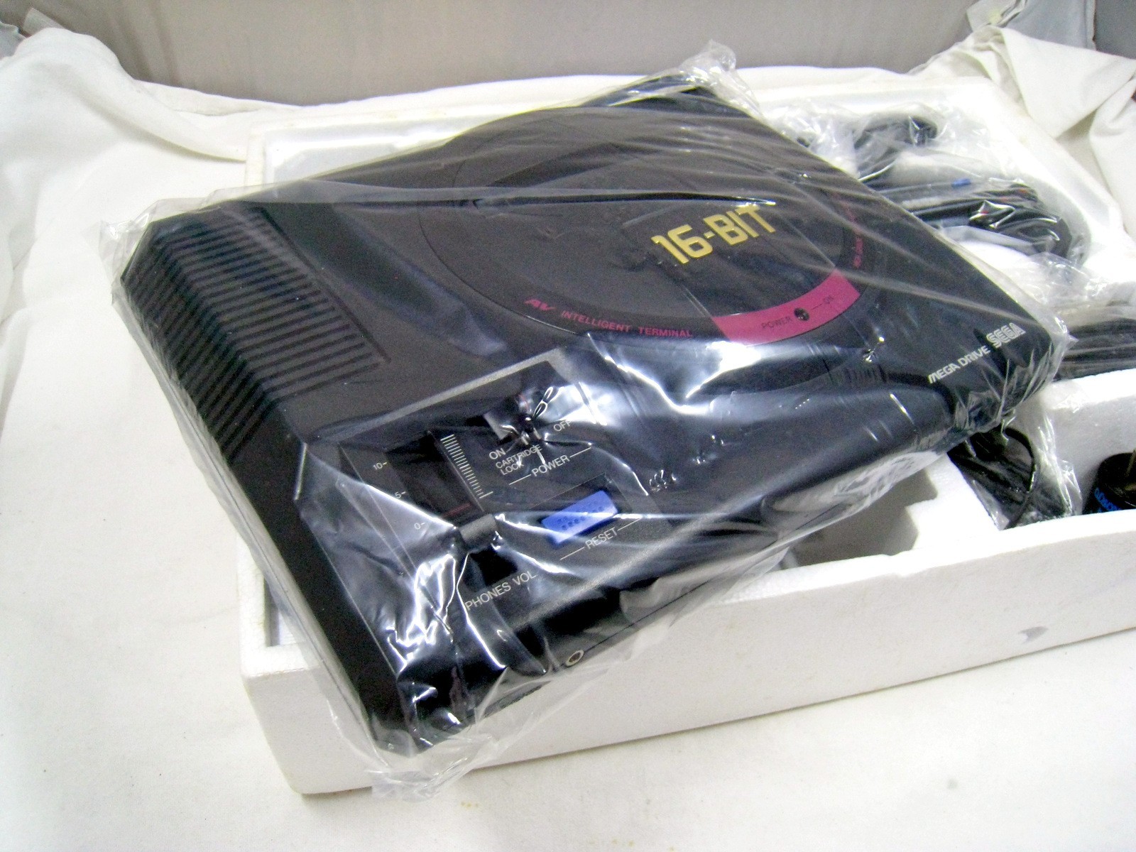Brand New Vintage Sega Mega Drive 16-BIT Console PAL HAA-2510 with Original Box