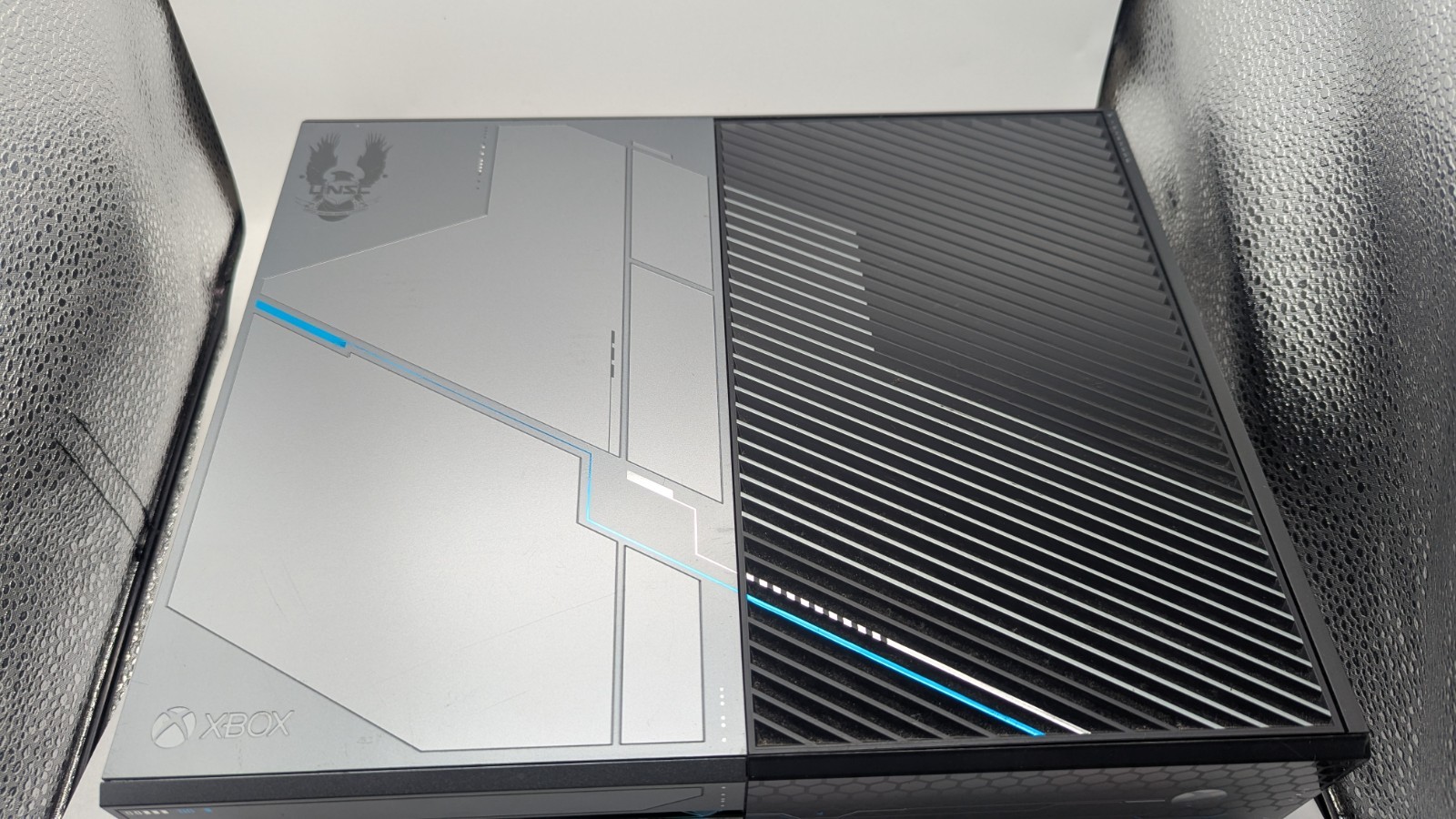Microsoft Xbox One 1TB Home Console Halo SPECIAL Edition – FOR PARTS ONLY
