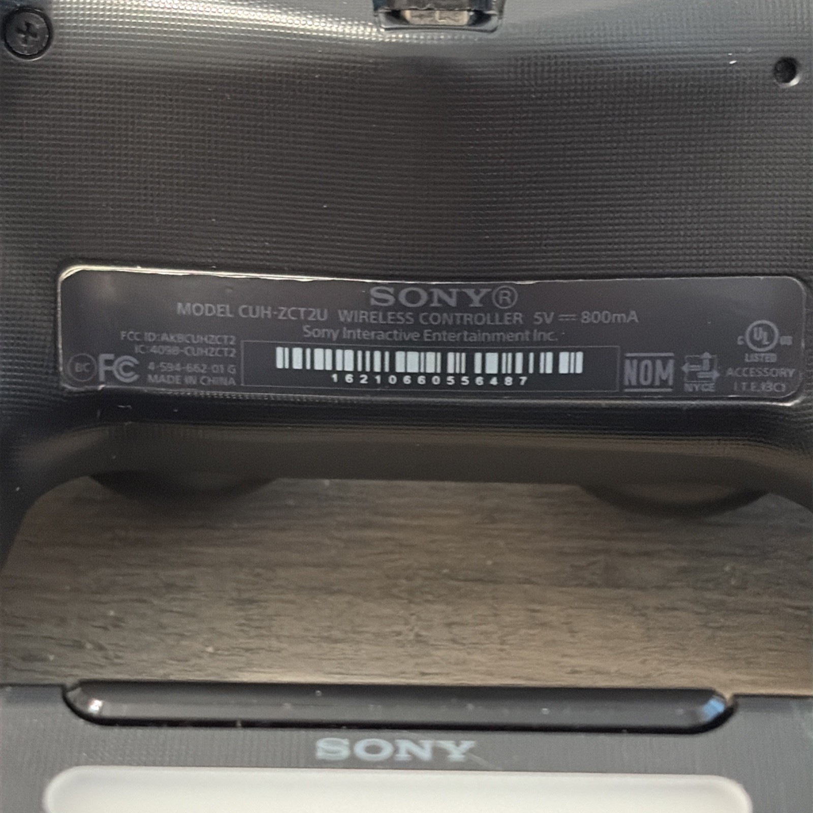 Sony PlayStation 4 PS4 500GB Console CUH-1115A W/2 Controllers, Docking Station