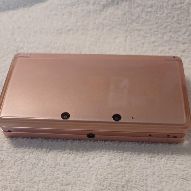 Nintendo 3DS Pink Handheld System 3D Gaming Console w/ Headphone Jack 2011
