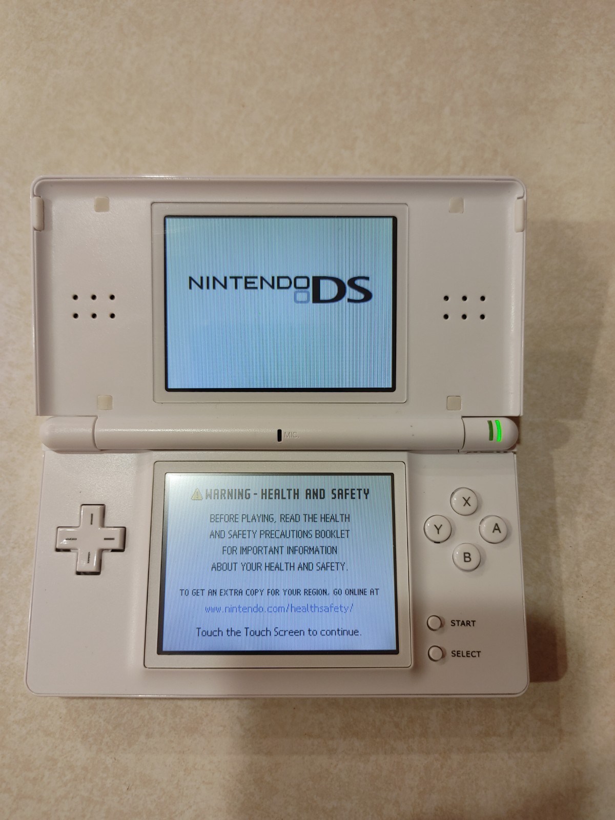 Nintendo DS Lite USG-001 Polar White w/stylus gba dust cover all OEM