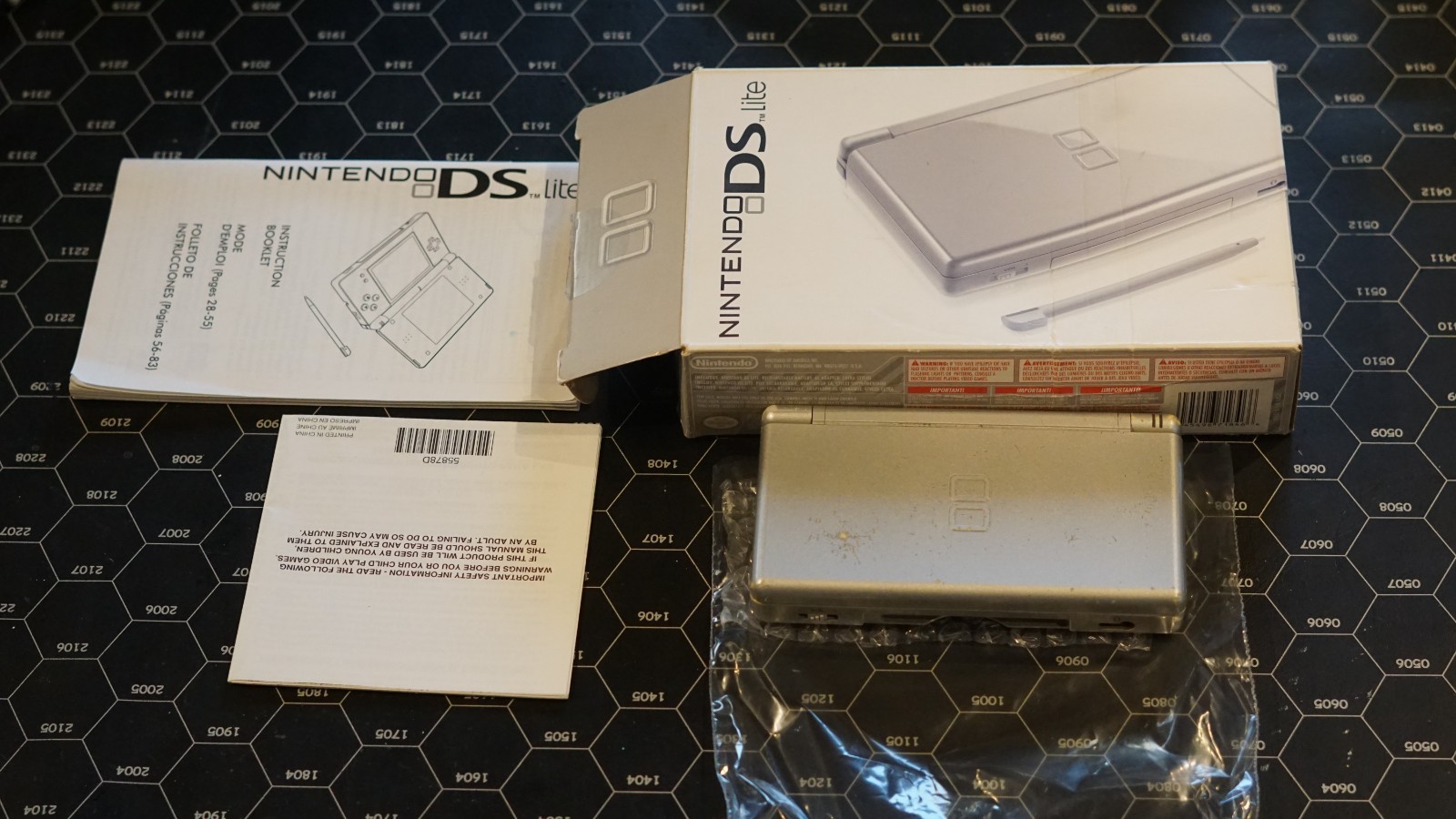 Nintendo DS Lite Handheld Console In Box – Silver | Tested, Working