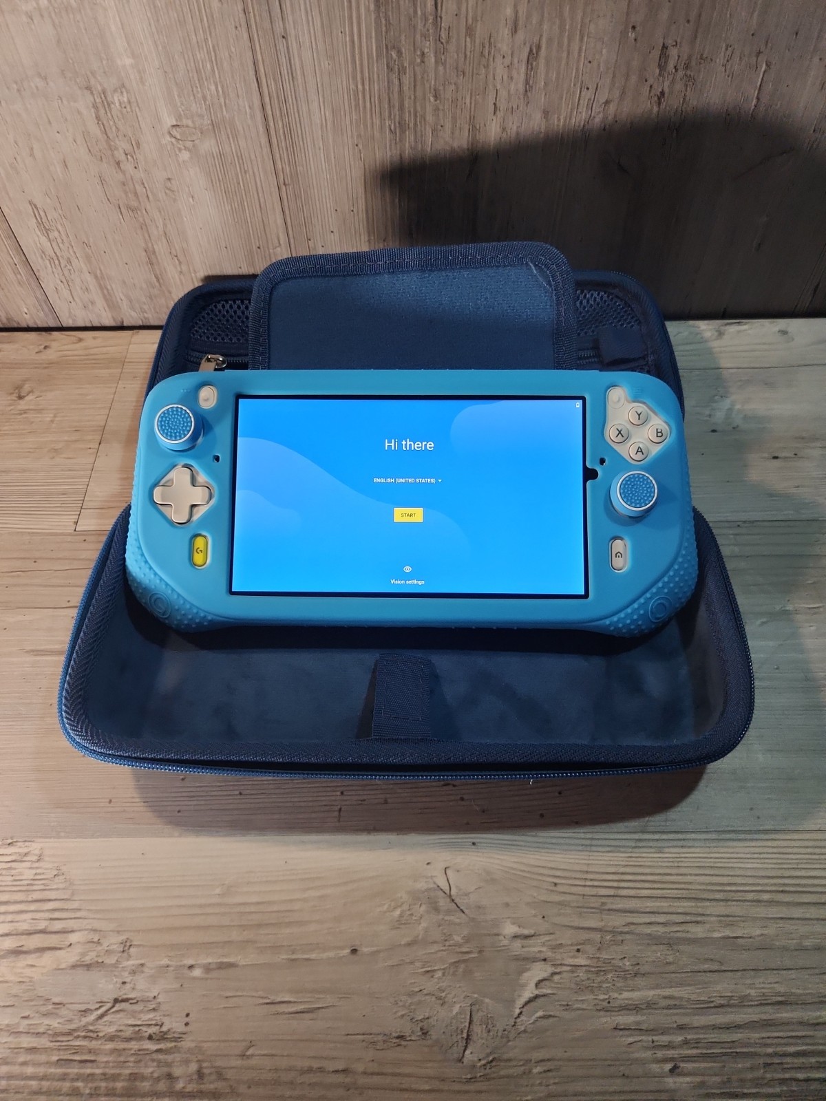 Logitech G Cloud Gaming Handheld, Portable Gaming Console with Soft Sleeve 64 Gb