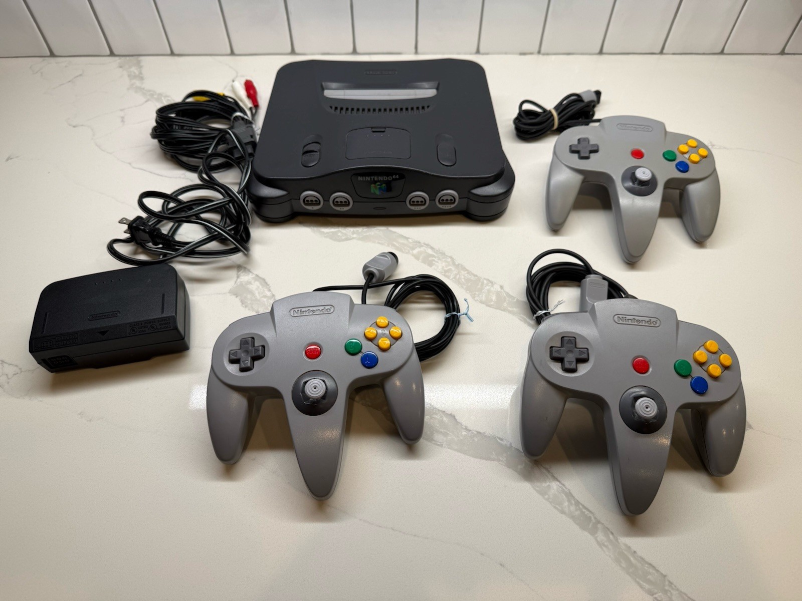 Nintendo 64 N64 Console w/ 3 Controllers + Cables – All OEM – READ DESCRIPTION