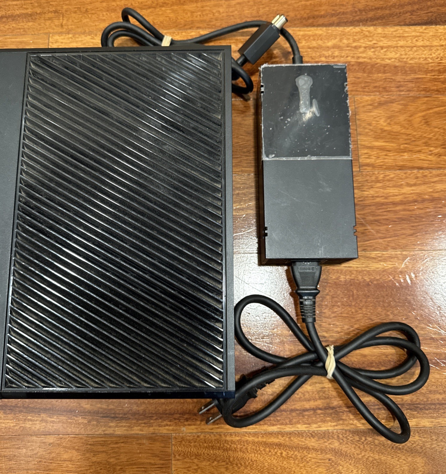Microsoft Xbox One 500GB Gaming System Console W/ Adapter Black 1540 Tested