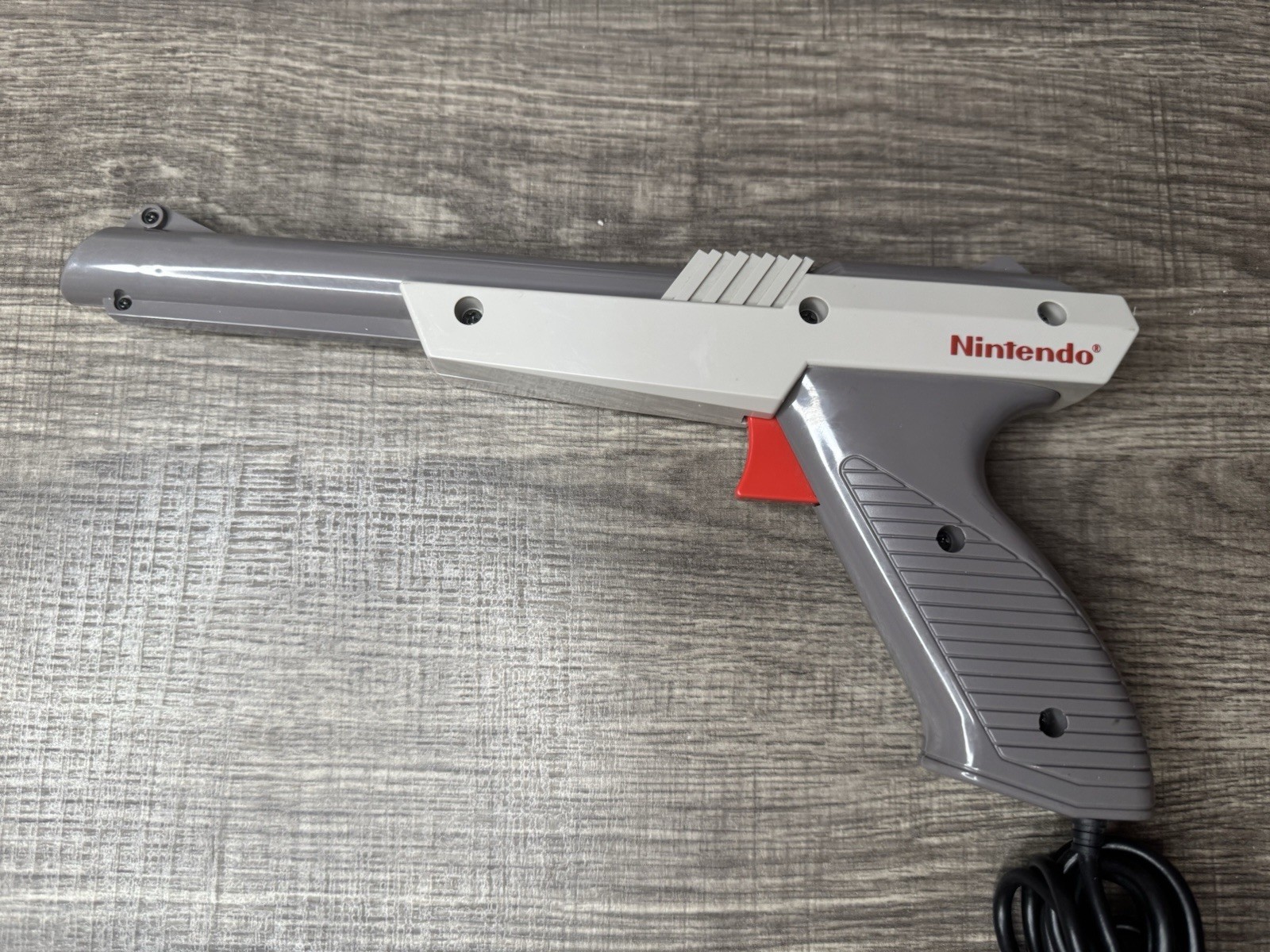 Nintendo NES Console with Extra Controller Grey Zapper and Game Tested Working
