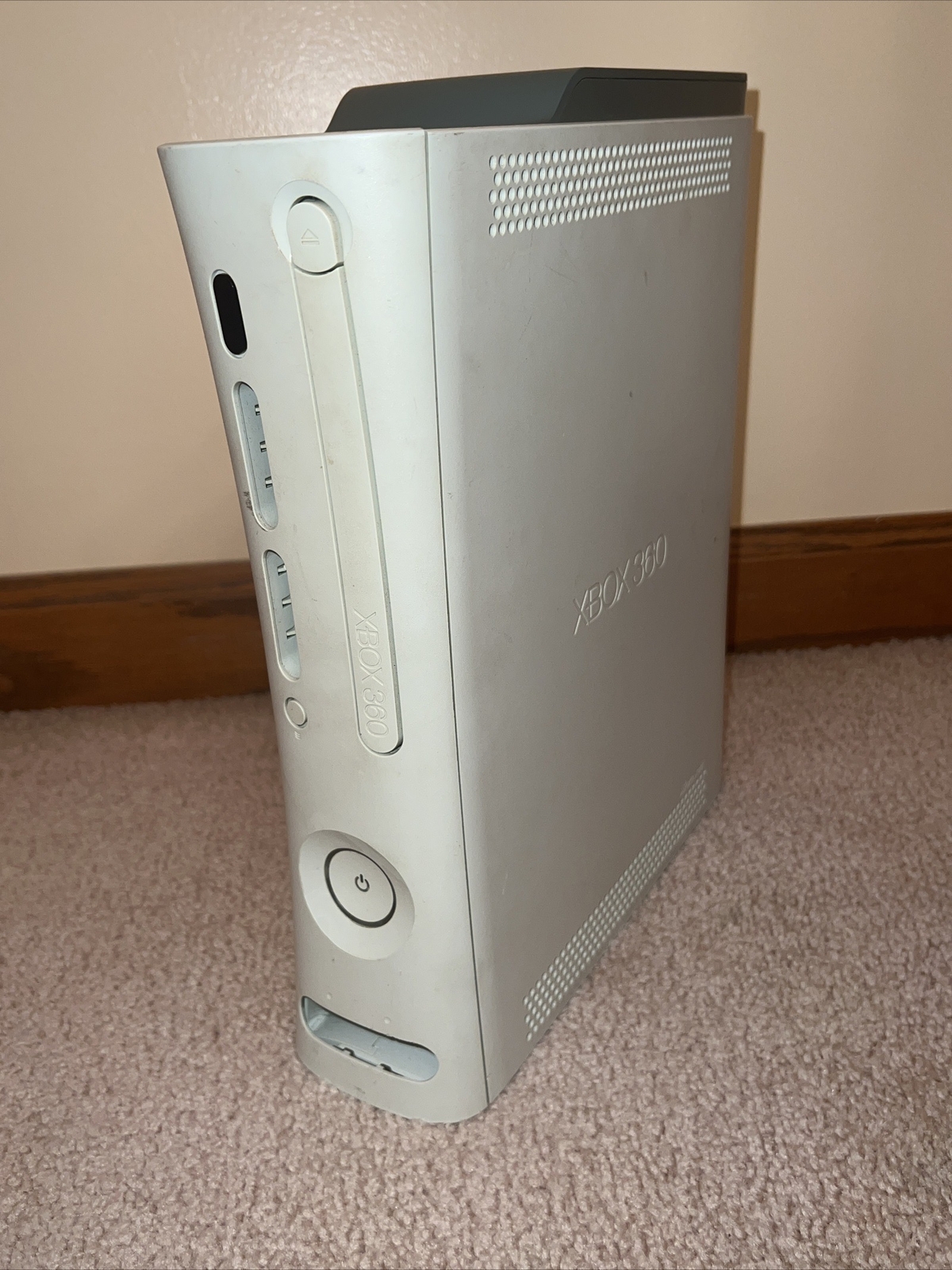 Microsoft Xbox 360 Arcade UNTESTED, With HDD ATTACHED, Console ONLY