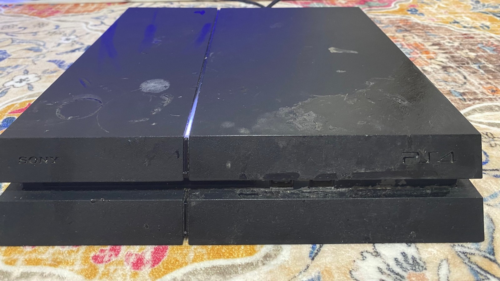 Sony PlayStation 4 Console 500GB (CUH-1215A) w/6 Games and 2 Controllers