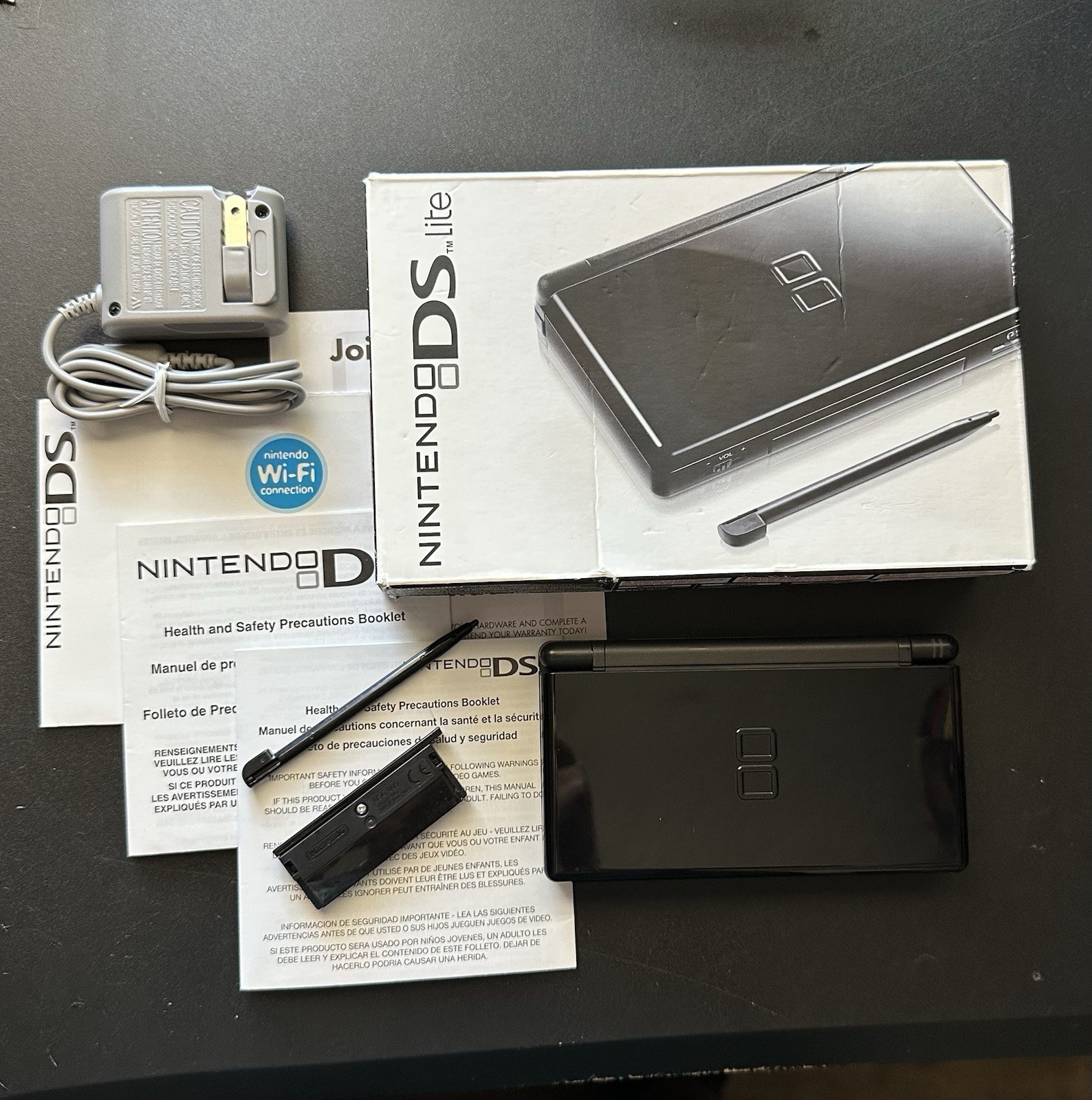 CIB In Box USA Onyx Gloss Black Nintendo DS Lite Handheld Console System Charger