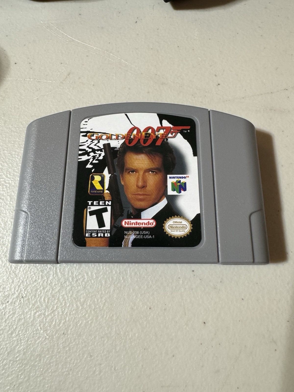 Nintendo 64 N64 Gray Console w/ Controller, AV/Power, GoldenEye 007