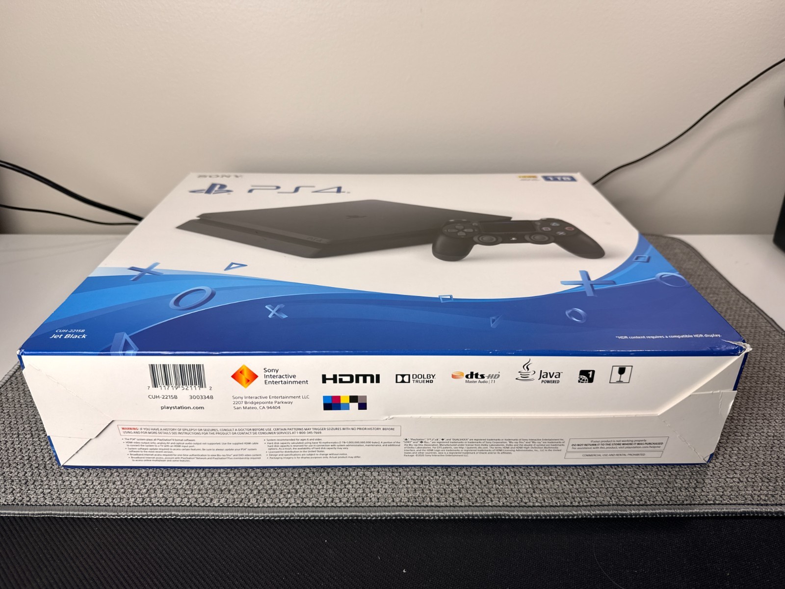 Sony PlayStation 4 Slim Disc Edition Model CUH-2215B w/ Box & Manuals!