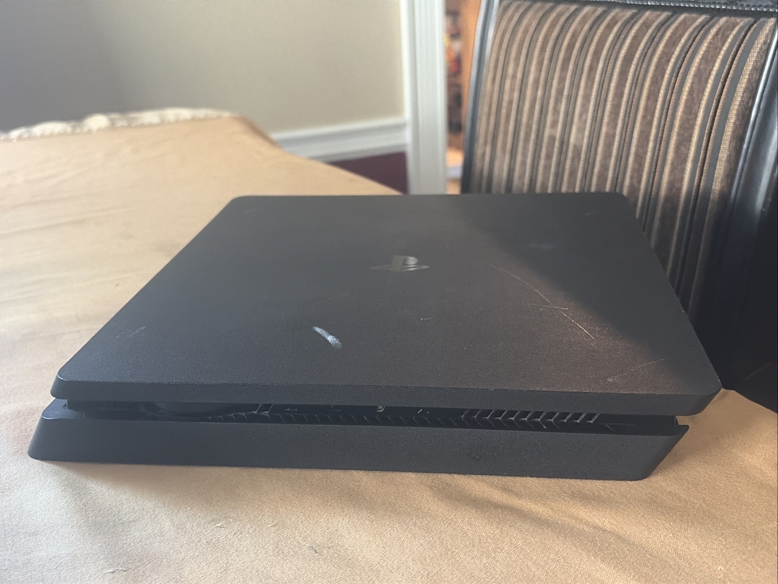PlayStation 4 Slim PS4 1TB Black Console CUH-2215B v13.50 w/Cables 2 Controllers