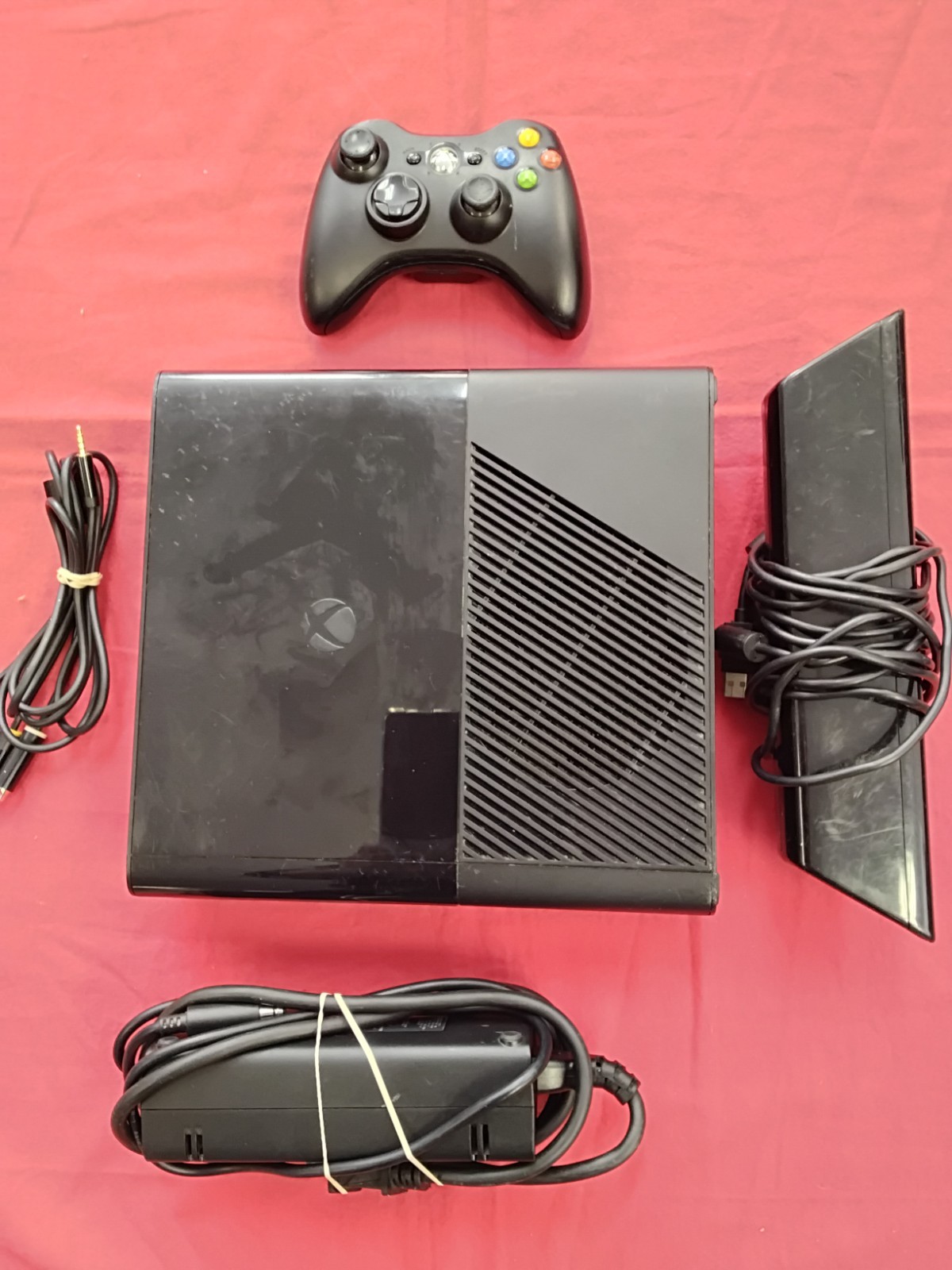 Microsoft Xbox 360 E W/Kinect Works Sold As Is Please Read Description