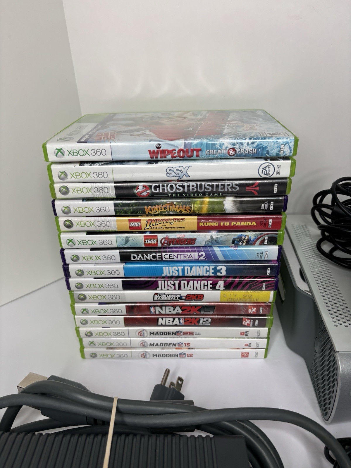 Xbox 360 4 GB Kinect Console Bundle 2 Controllers 15 Games All Cords Tested