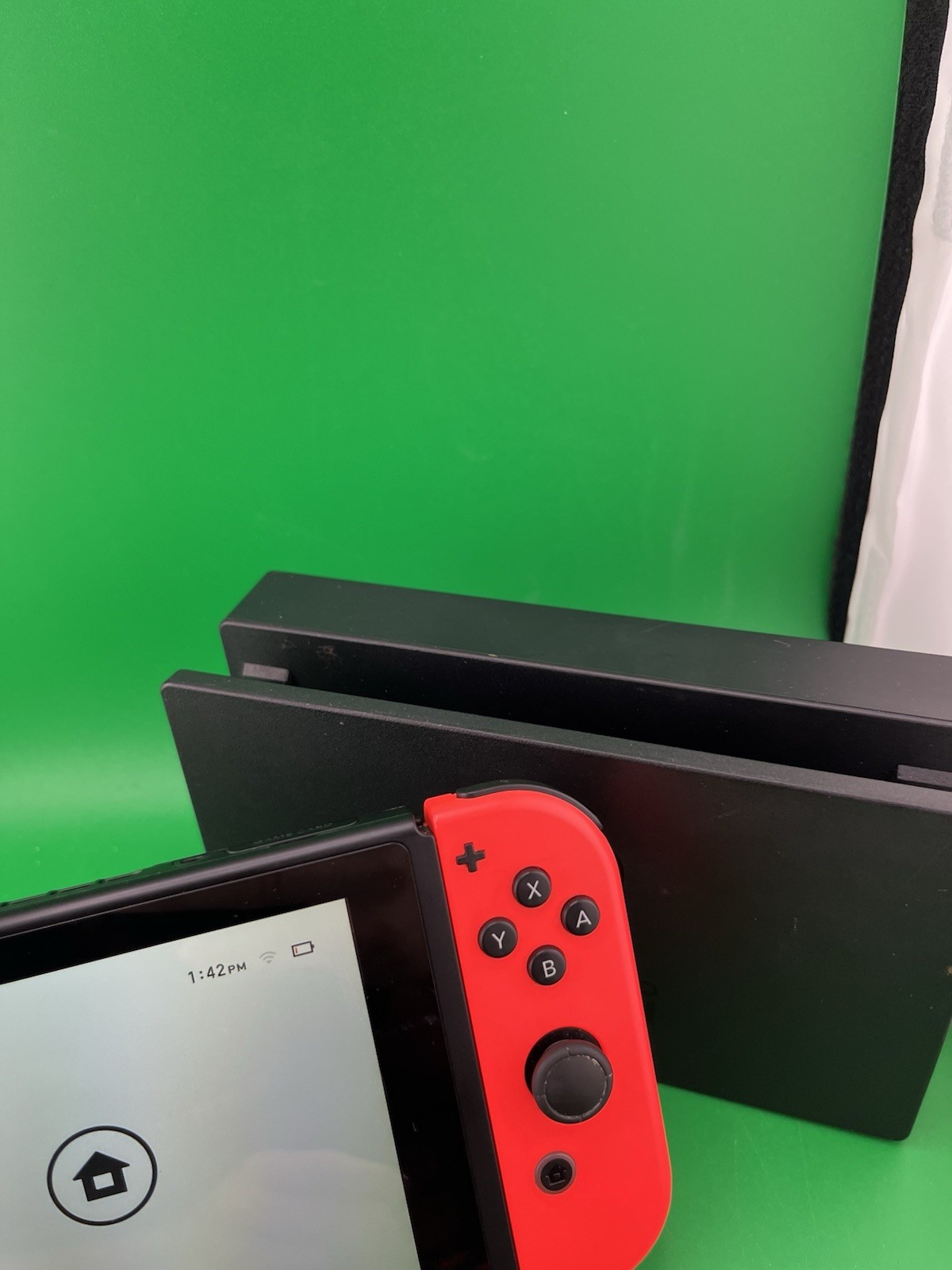 Nintendo Switch – w/ Neon Red & Neon Blue Joy-Con In Good Condition (T41)