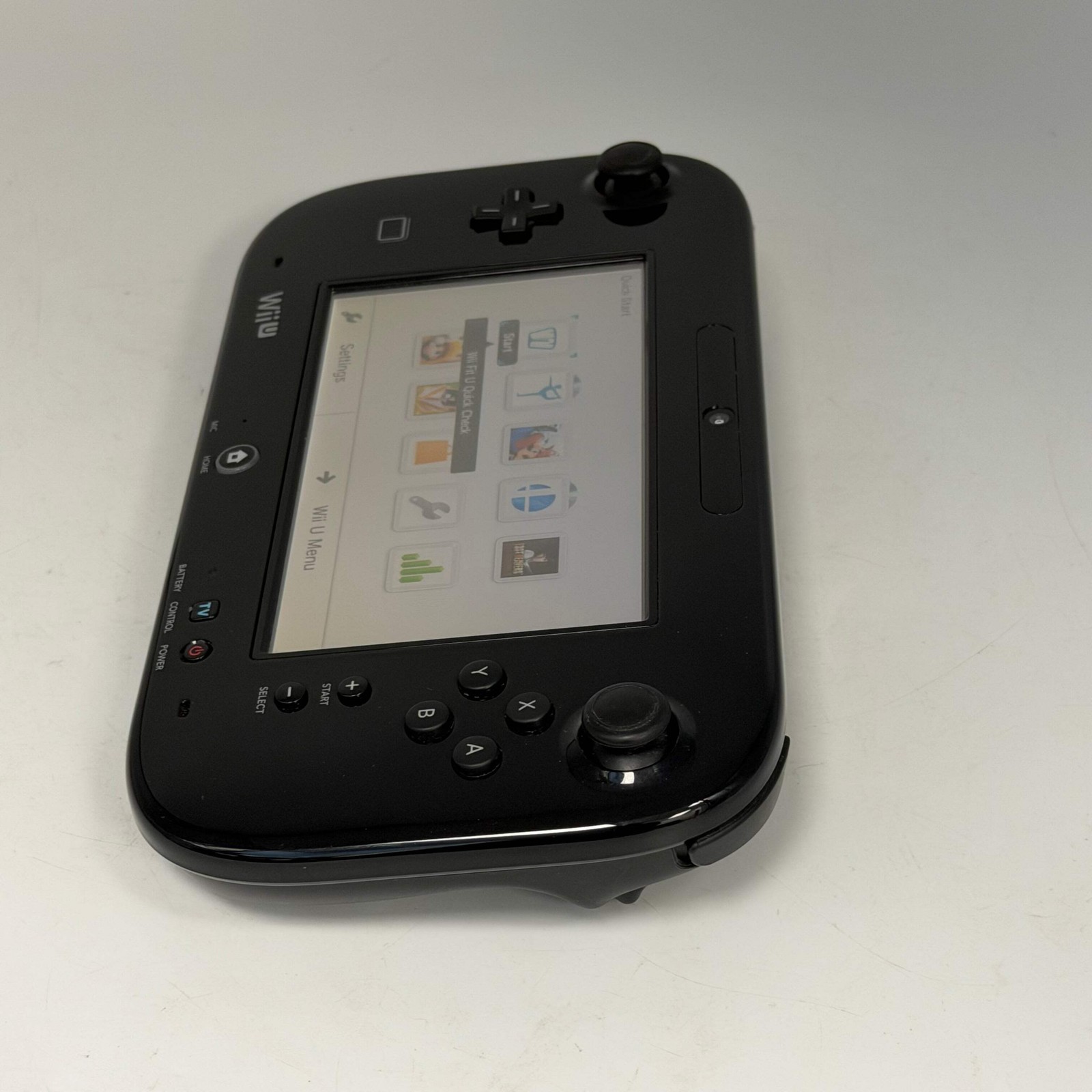 Nintendo Wii U 32GB Deluxe Console WUP-101 & GamePad WUP-010, Remotes and 4 Game