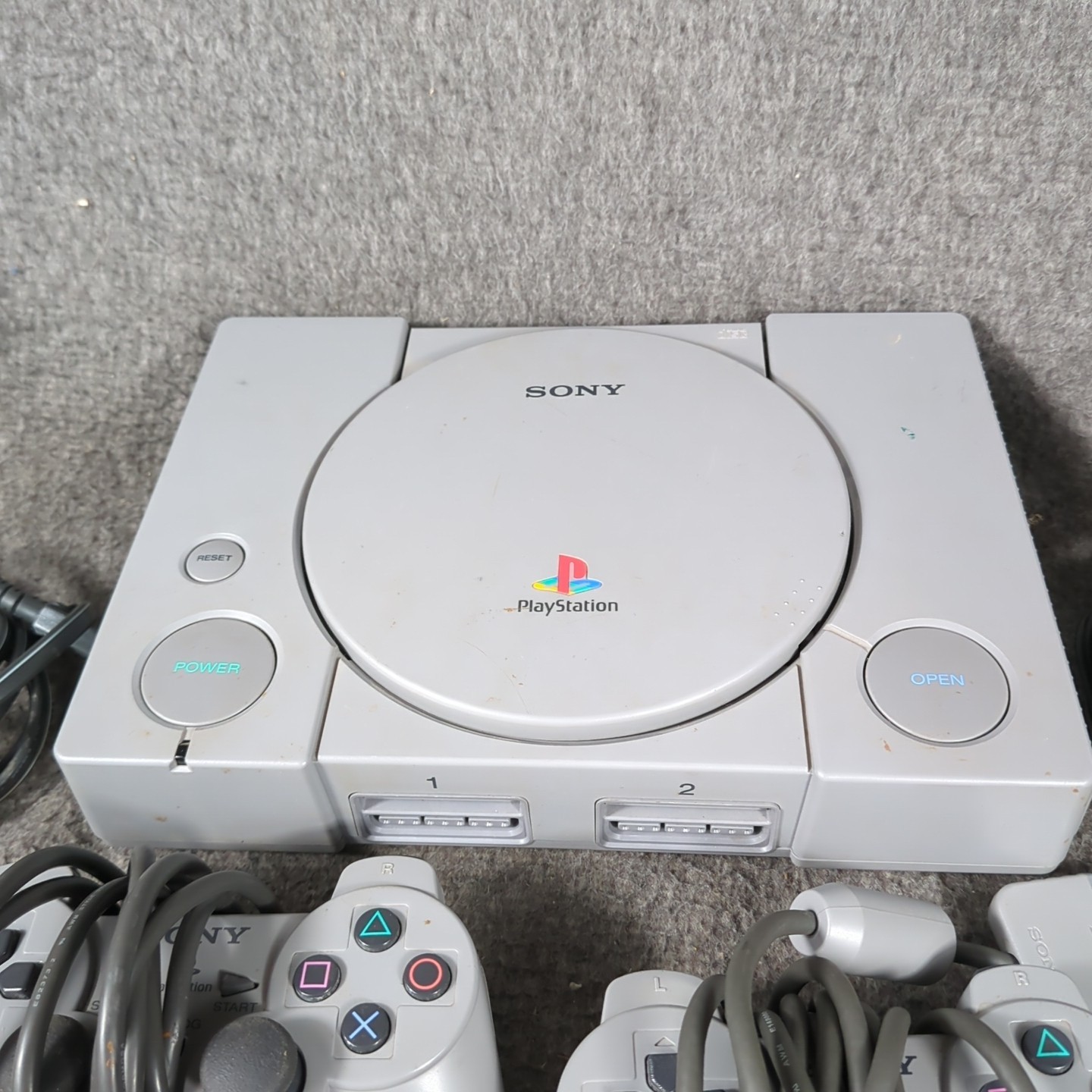 Sony PlayStation 1 Ps1 Two Controllers And Cables (SCPH-9001) – Tested/works
