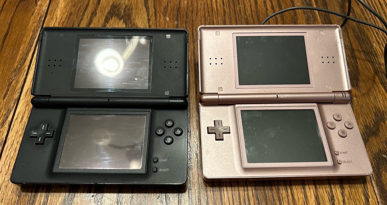 Nintendo DS Lite Metallic Rose Gold Pink Console w/ Charger and Black DS READ
