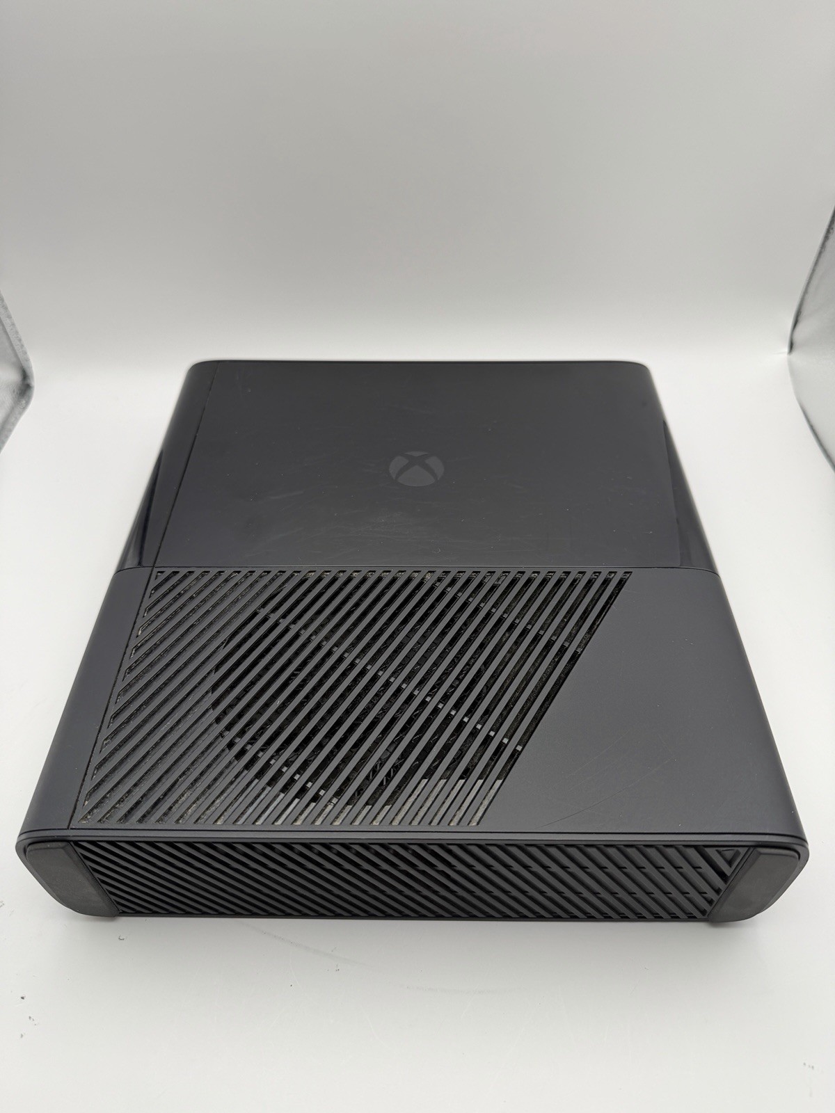 Microsoft Xbox 360 E 4GB Black Console Bundle w/ 2 Controllers, 6 Games Tested!