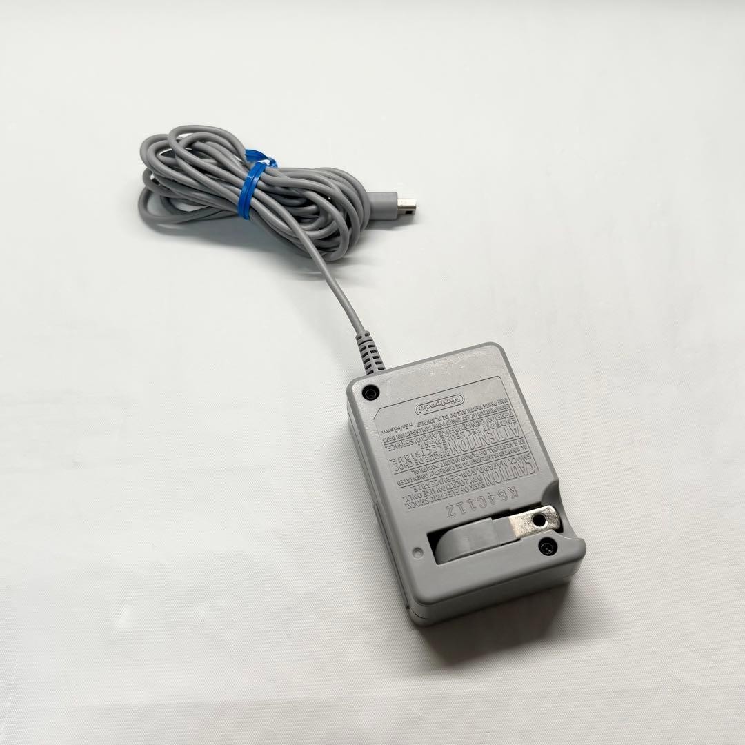 LCD in excellent condition Nintendo 3DS Light Blue genuine charger confirmed to