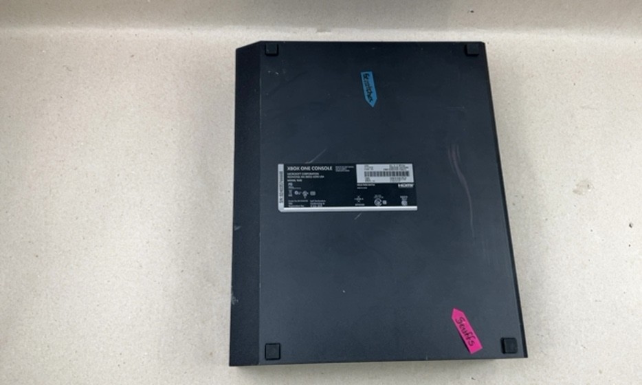MICROSOFT XBOX ONE GAMING CONSOLE | 1540 | 500GB | NO POWER CABLE