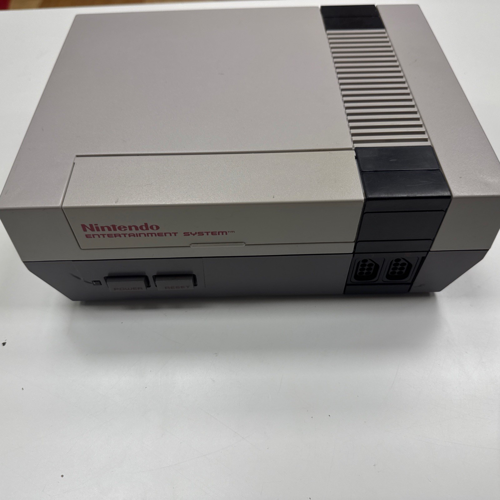 Nintendo NES Console Bundle Ctrl Zapper 4 Games Super Mario 1-3 DONKEY KONG JR