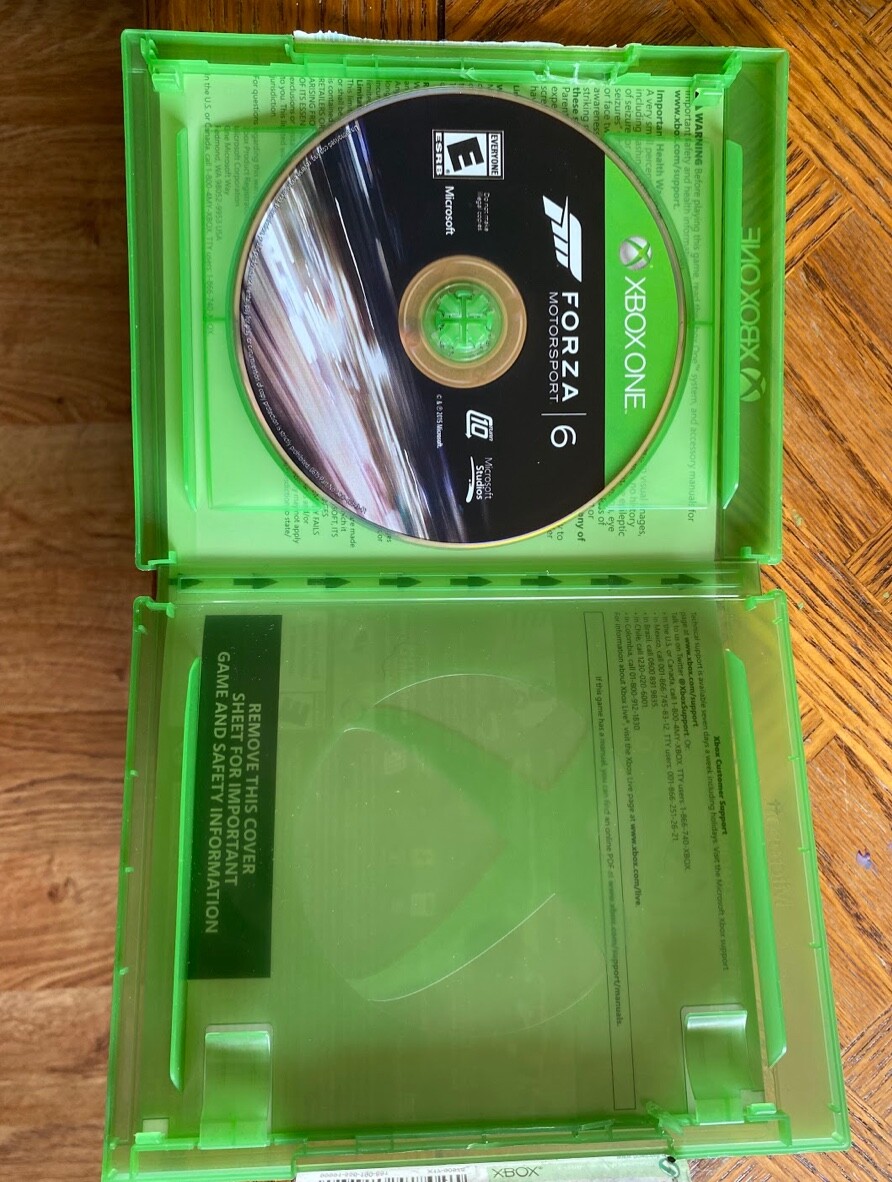 Xbox One with Kinect- Ready to Play Bundle- 2 Controllers, 7, Games, and More