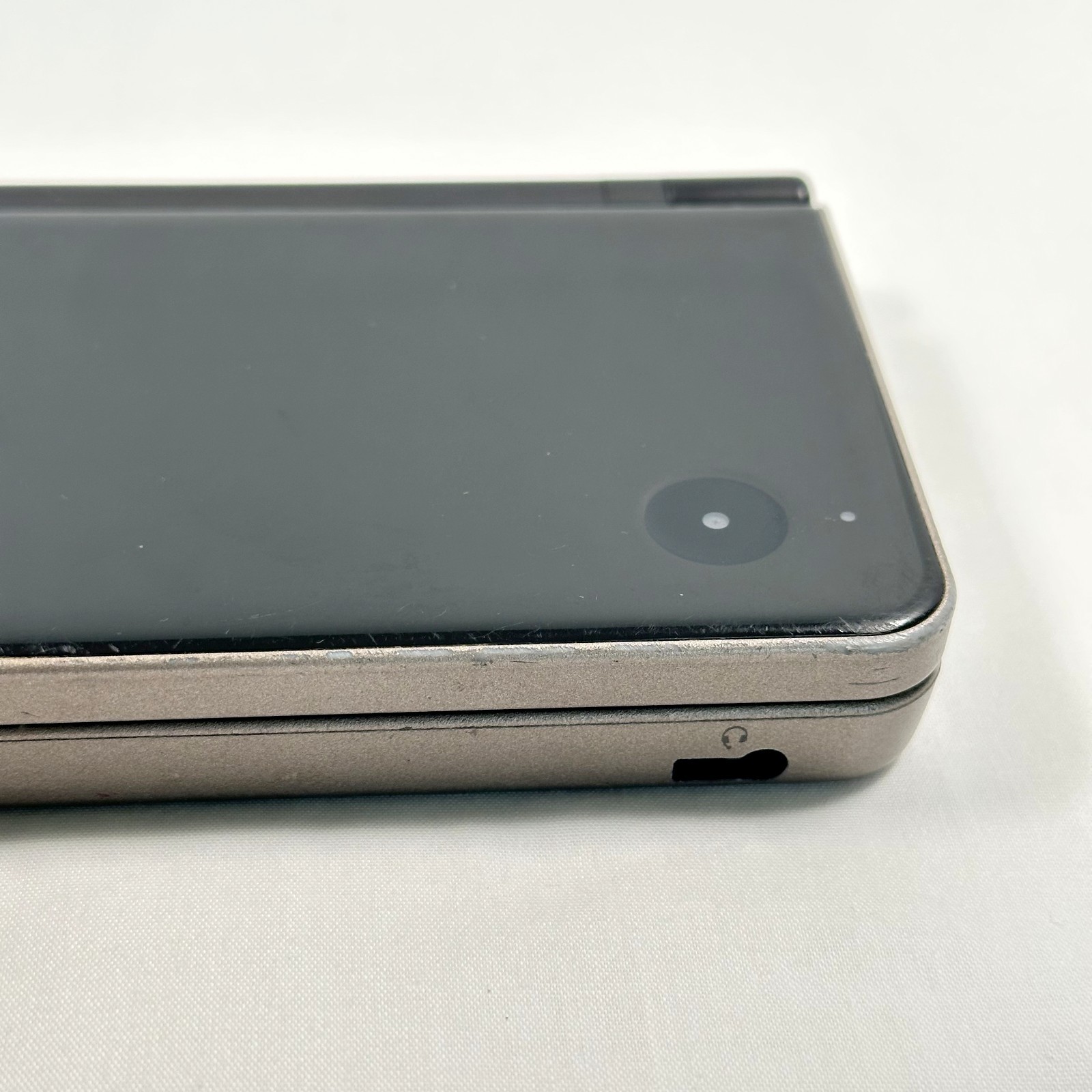 Nintendo DSi XL Bronze Handheld Console – NO STYLUS & NO BATTERY – TESTED