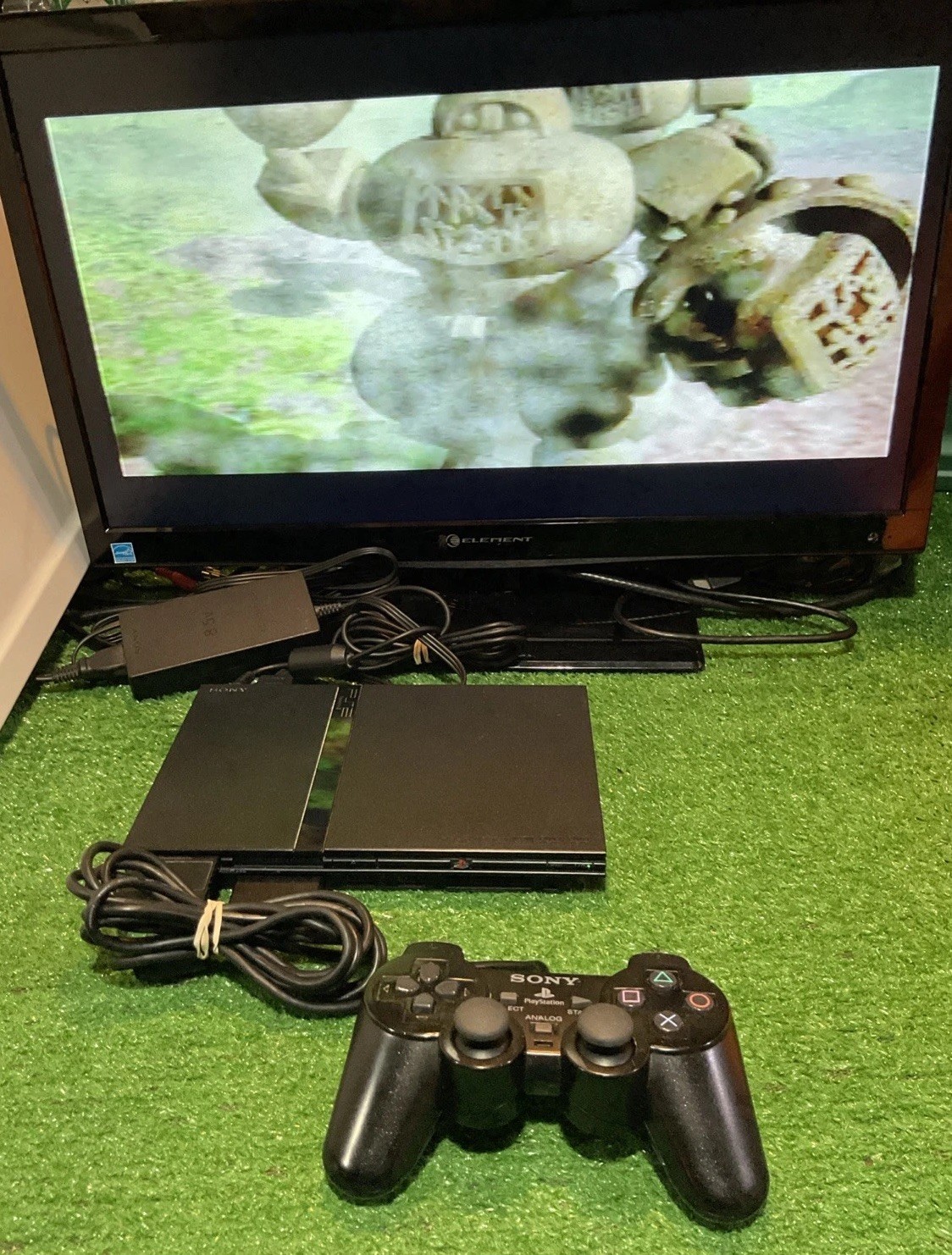 Sony PlayStation 2 Slim Console SCPH-77001 W/ Controller, Cables, 8MB Card, Game