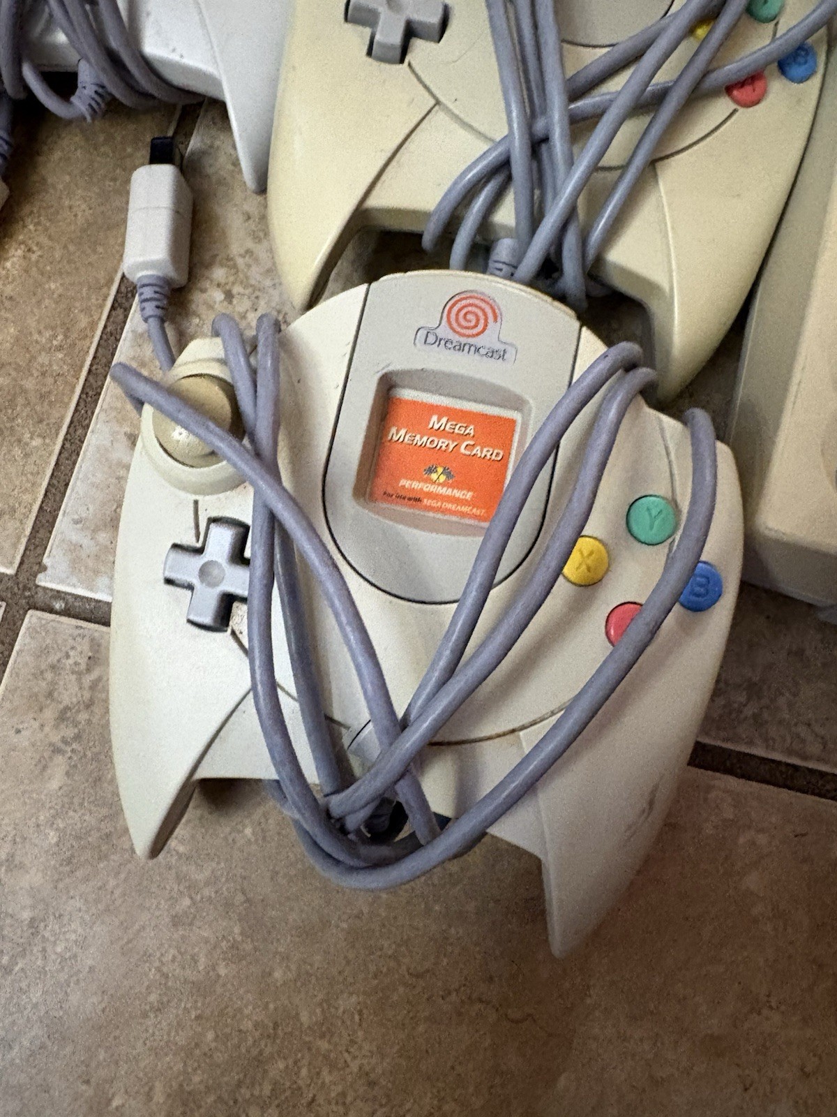 Dreamcast Console Lot 3 Controllers, 1 Game, AV Cords, Tested. No Power Cord